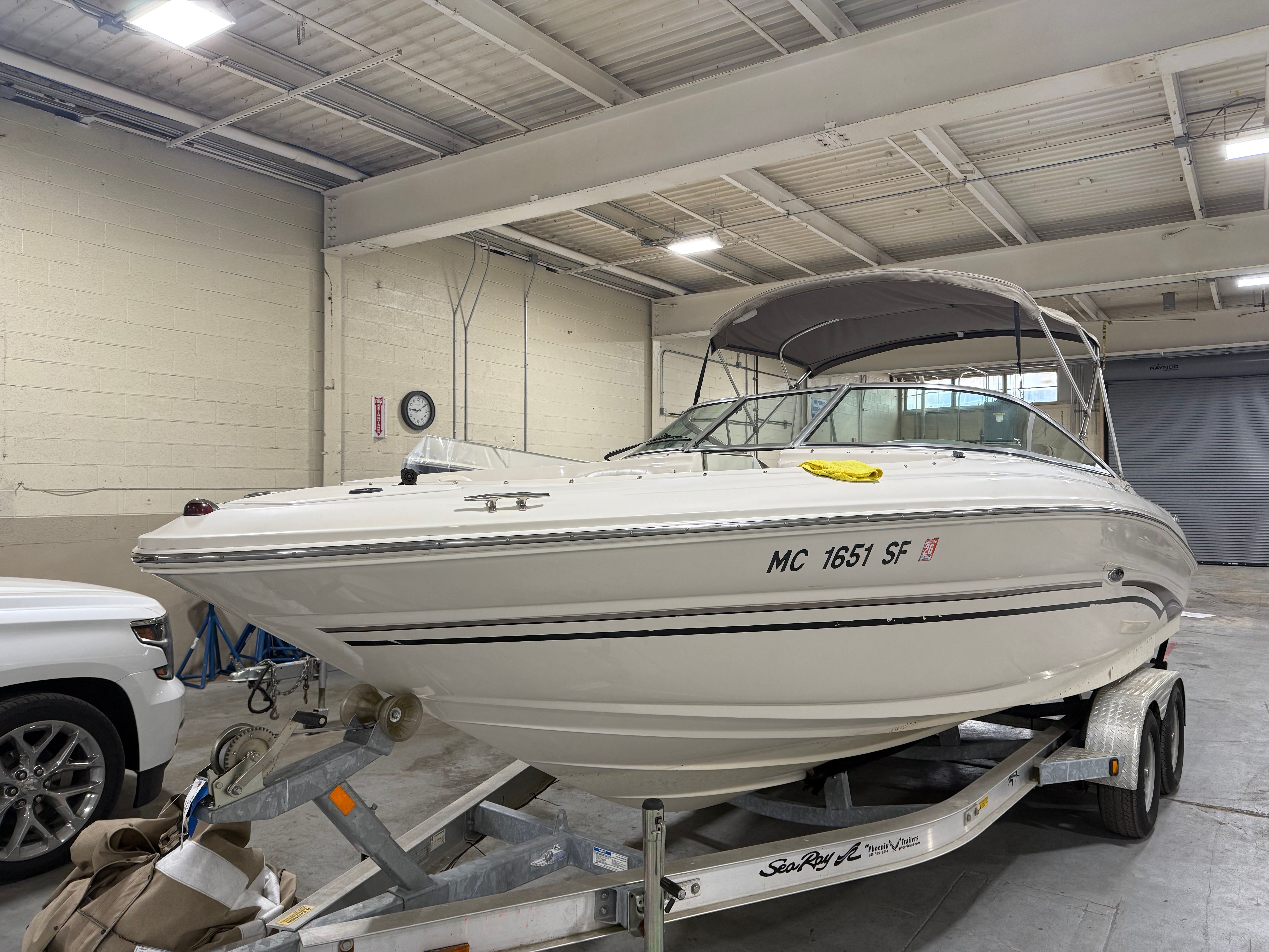 2003 Sea Ray 240 Signature