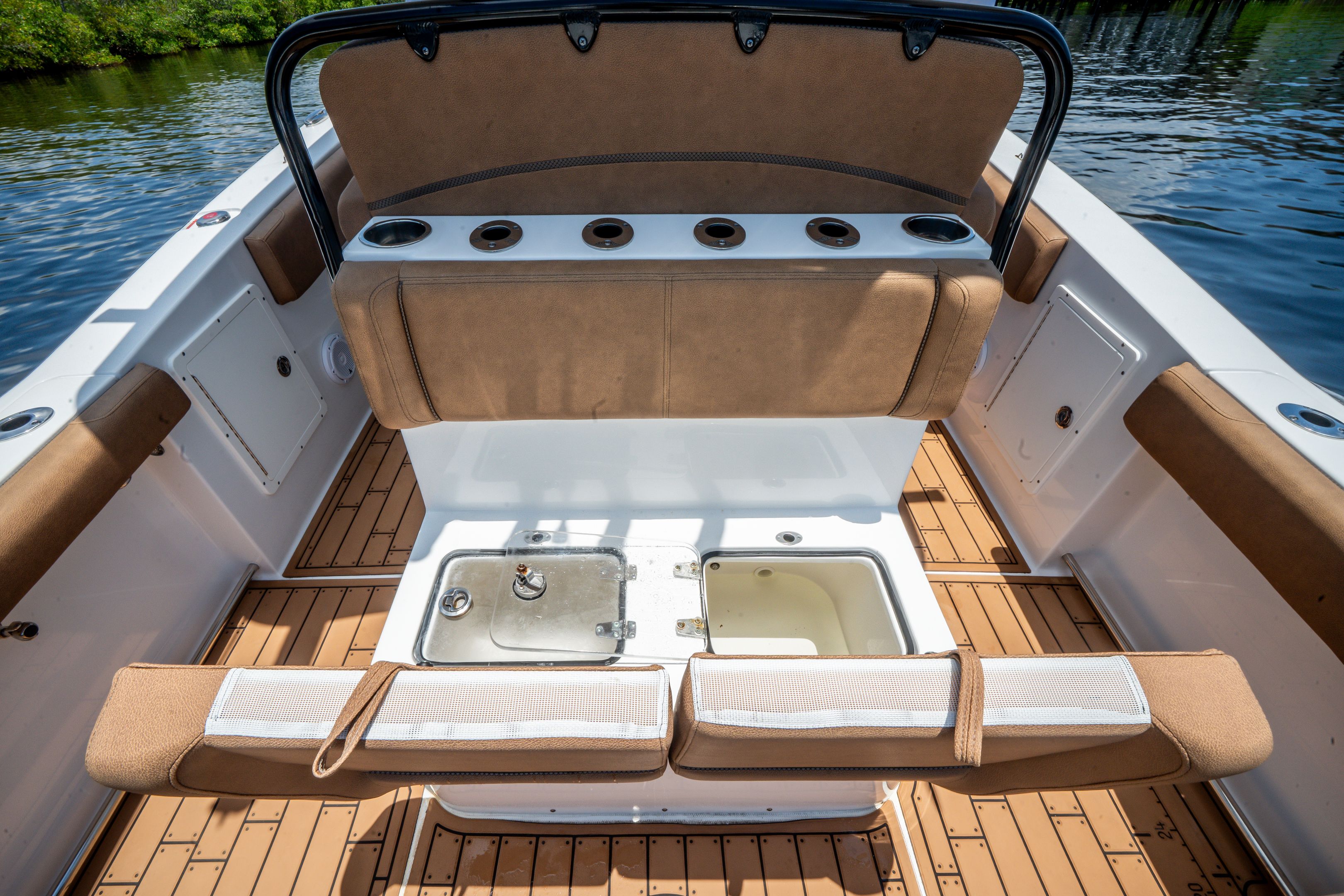 2022 Sea Hunt Gamefish 30 Coffin Box - 26