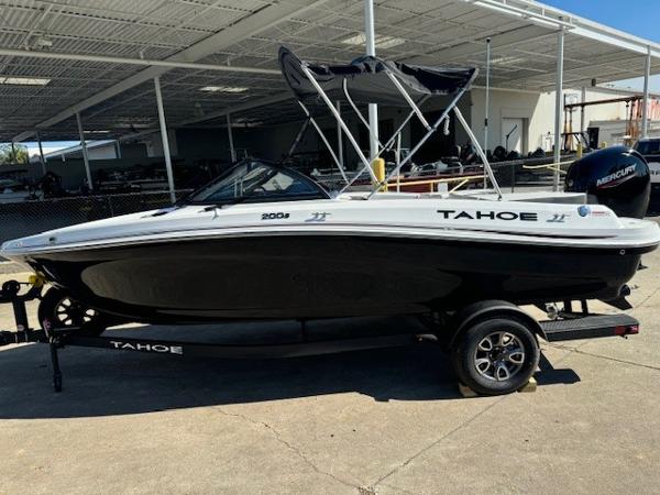 2025 Tahoe 200 S
