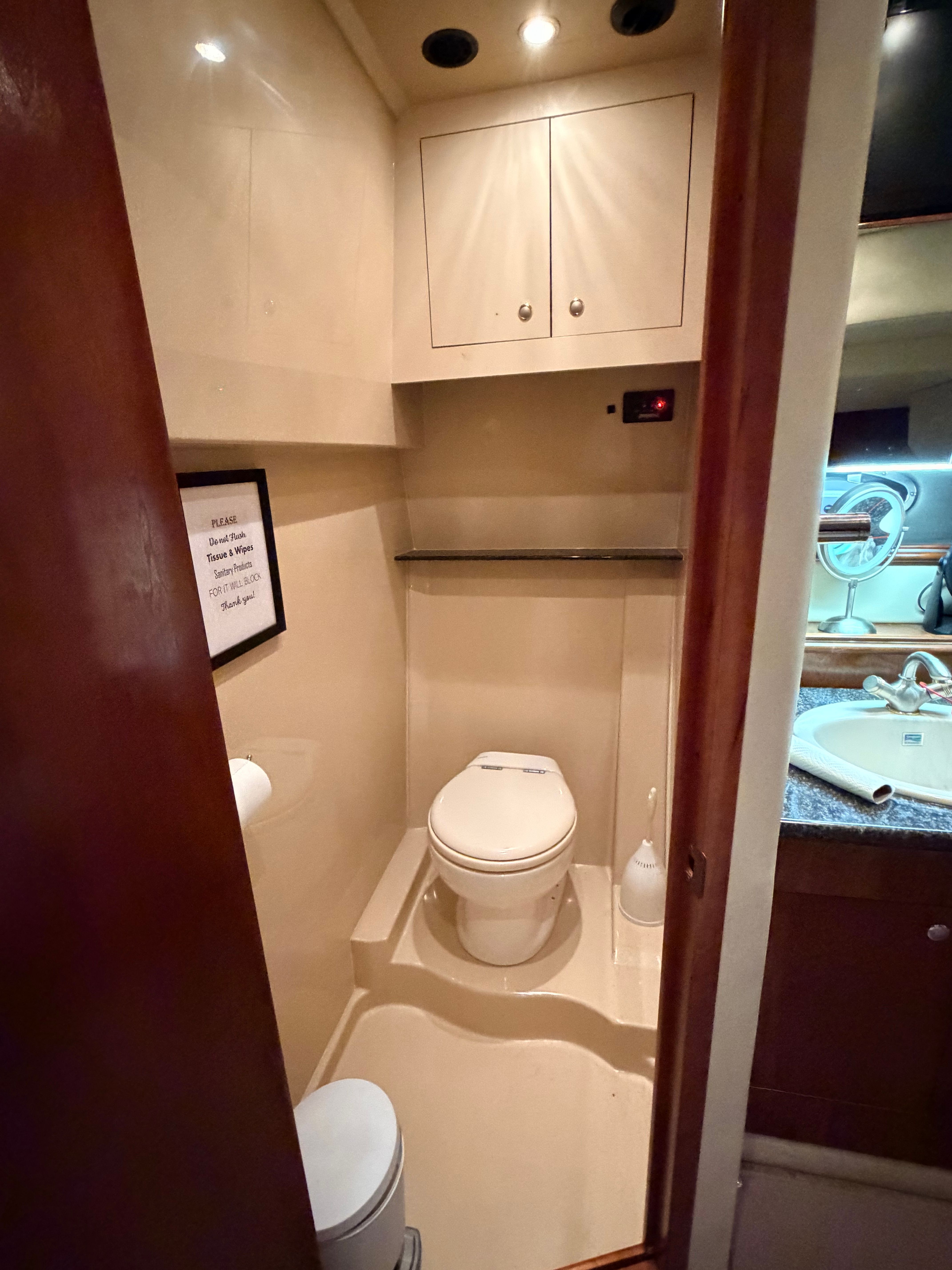 2006 Cruisers Yachts 460 Express - 27