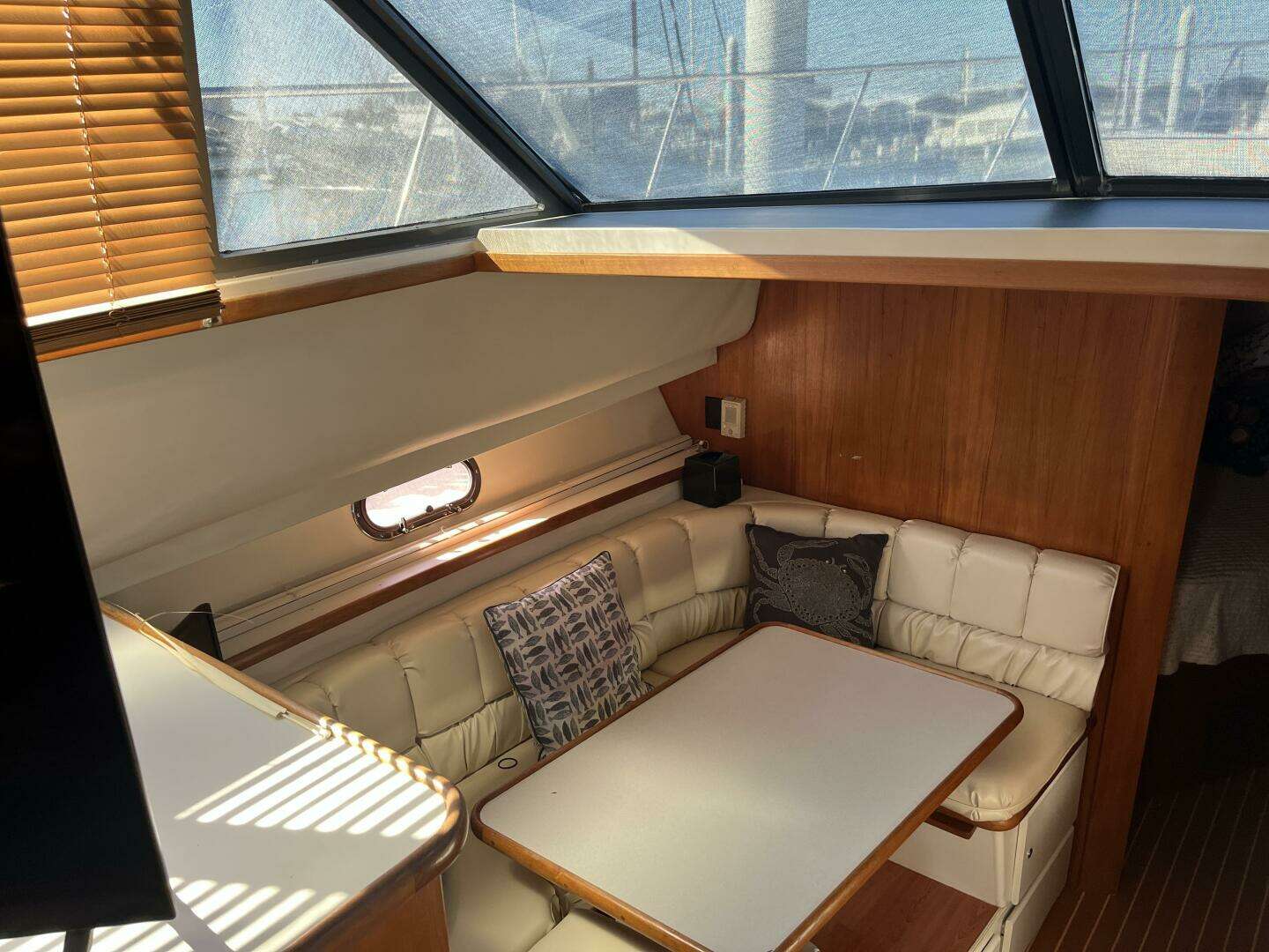 1995 Carver 440 Aft Cabin - Image 23