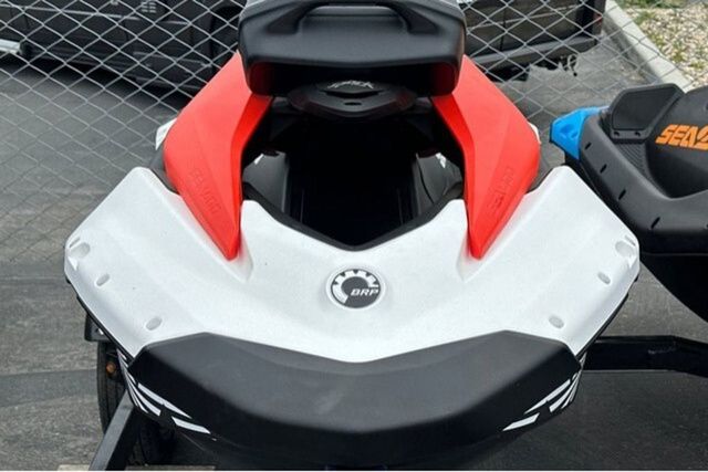 2026 Sea-Doo PWC SPARK TRIXX 90 AUD WH 1UP IBR 26 - 57