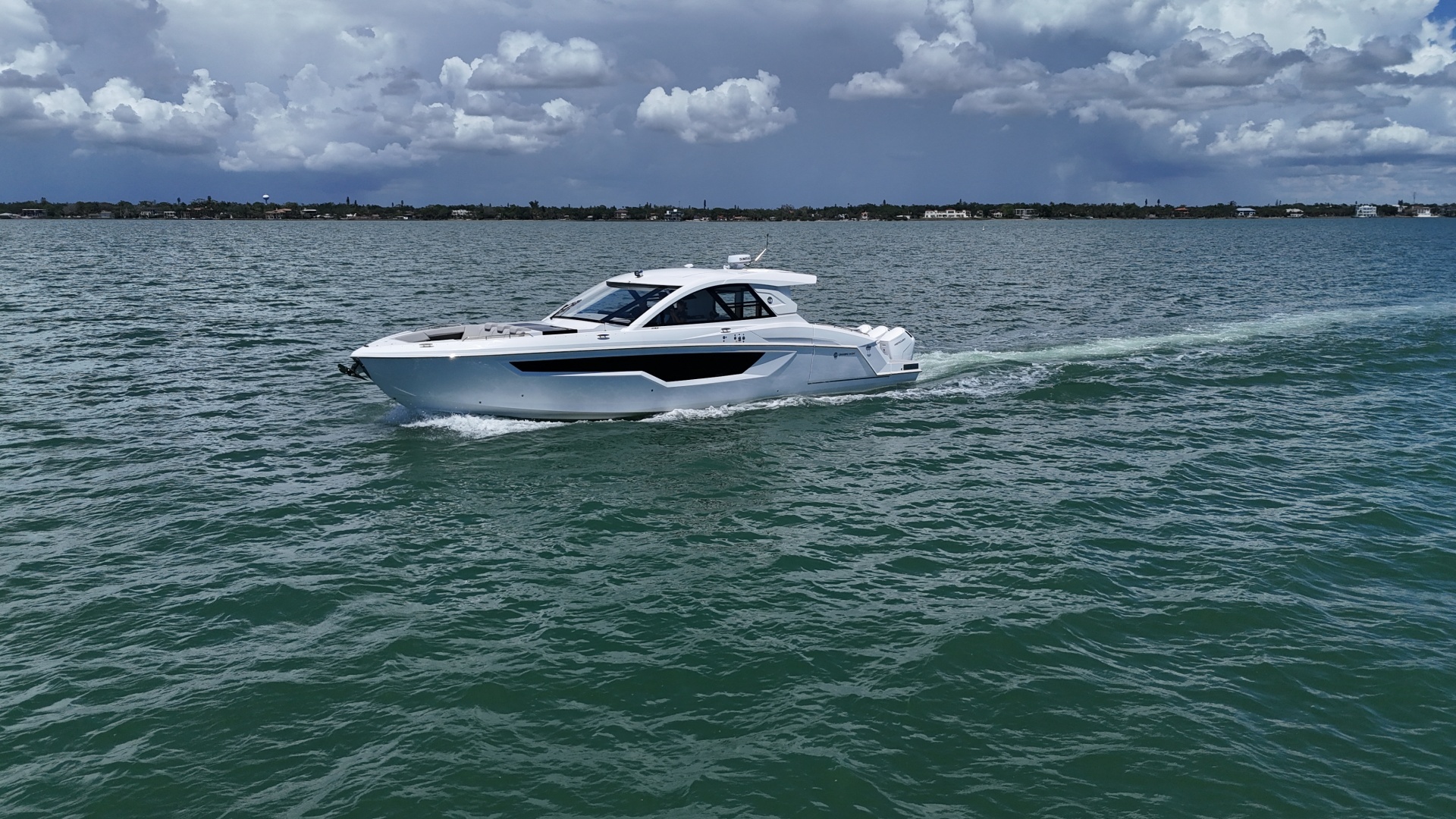 2026 Cruisers Yachts 50GLS OB - Image 39