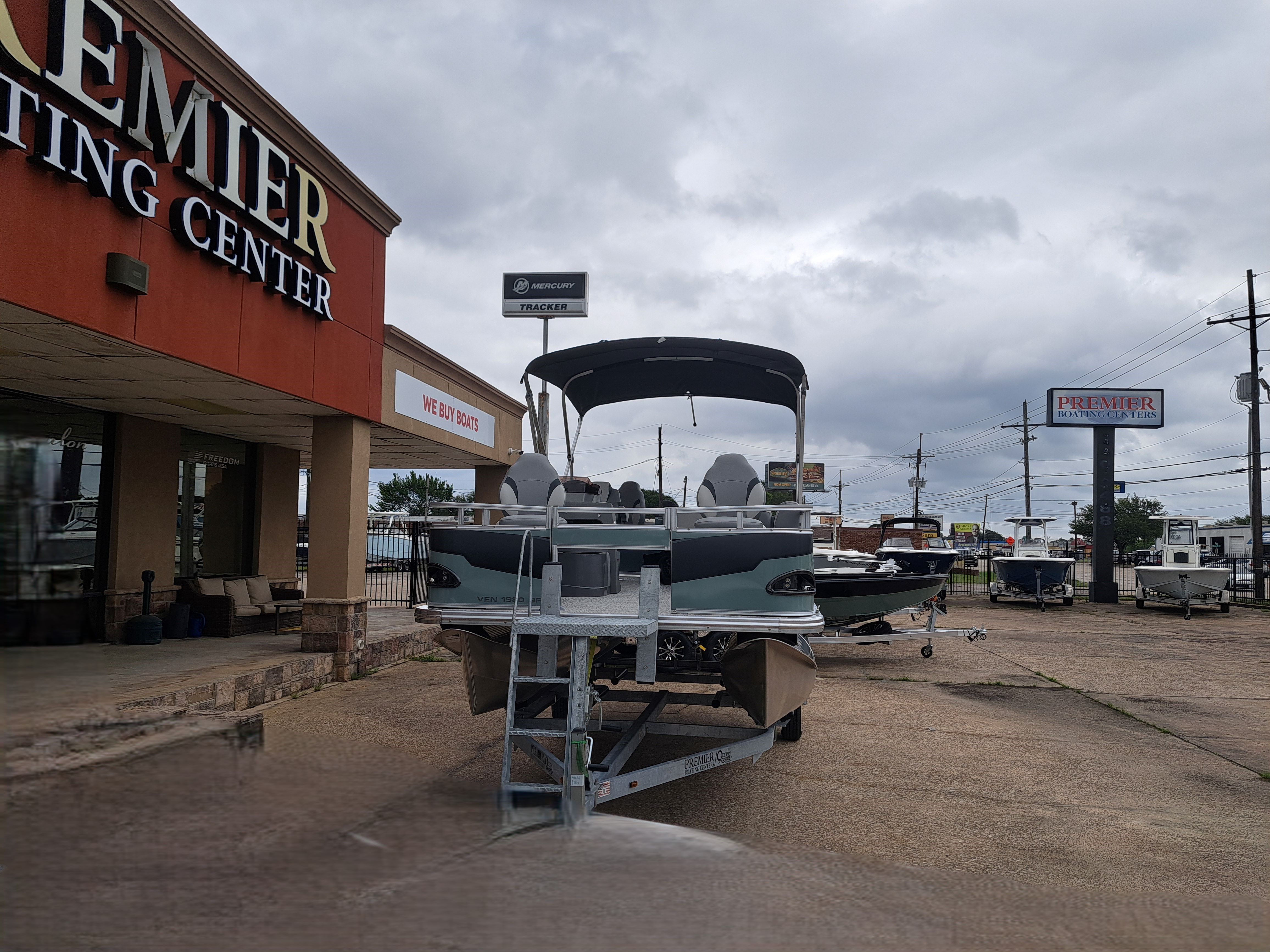 2026 Avalon Venture Quad Fish - 19' - 5