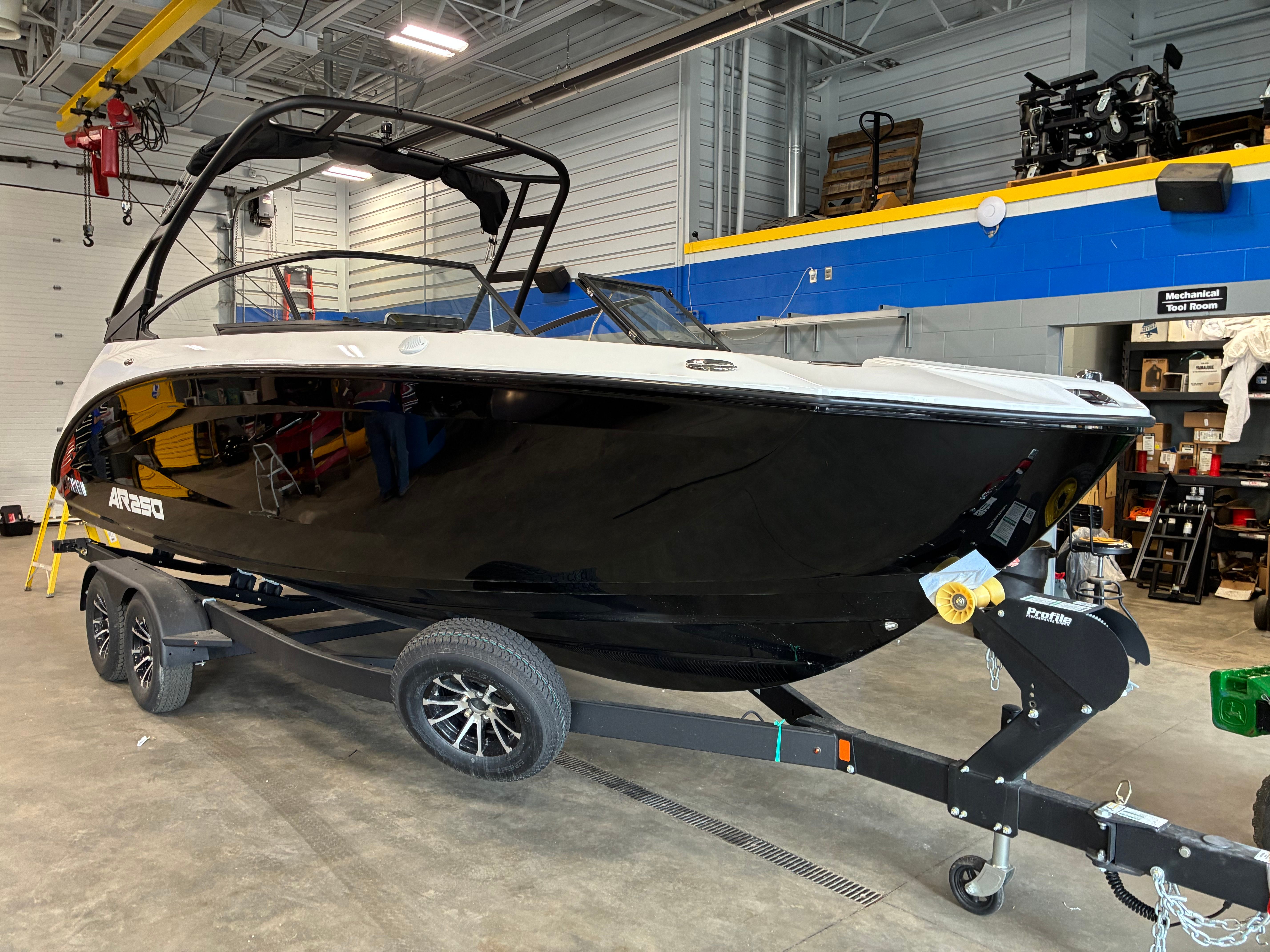 2026 Yamaha Boats AR250 - 4