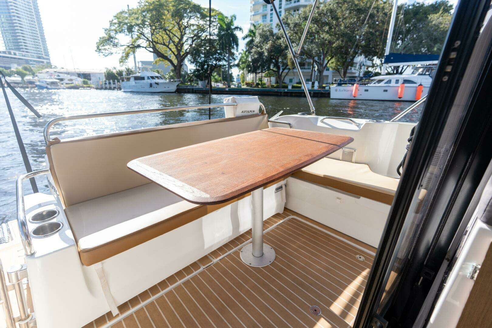 2021 Beneteau Antares 9 - Image 20