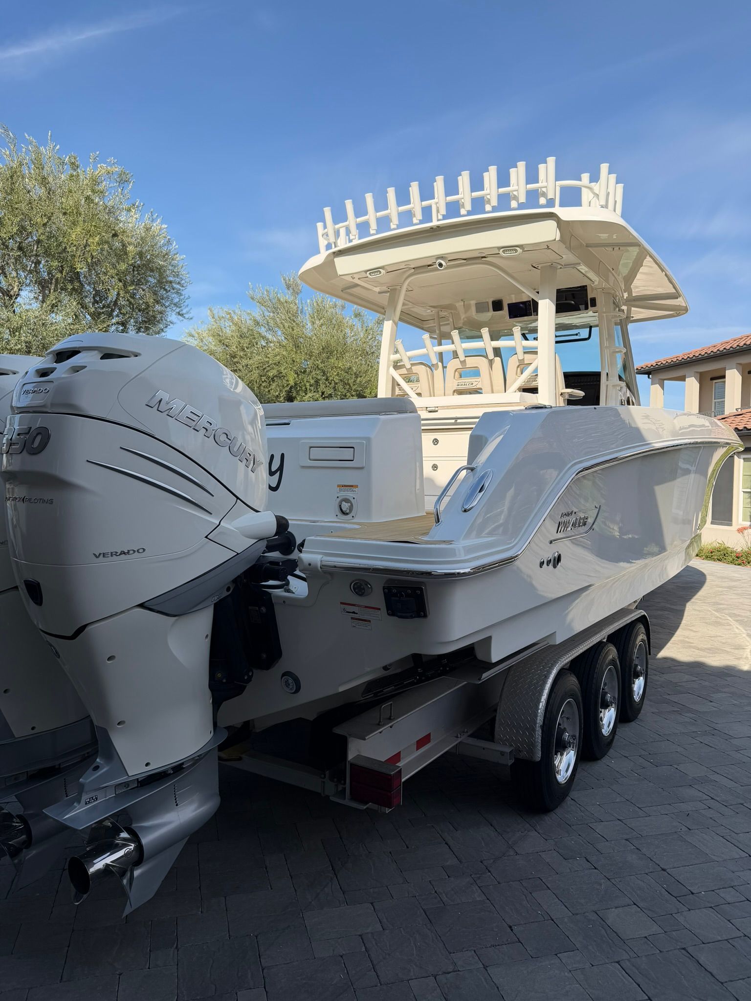 2018 Boston Whaler 380 Outrage - 33