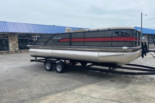 2026 Bentley Pontoons Legacy 223 Swingback