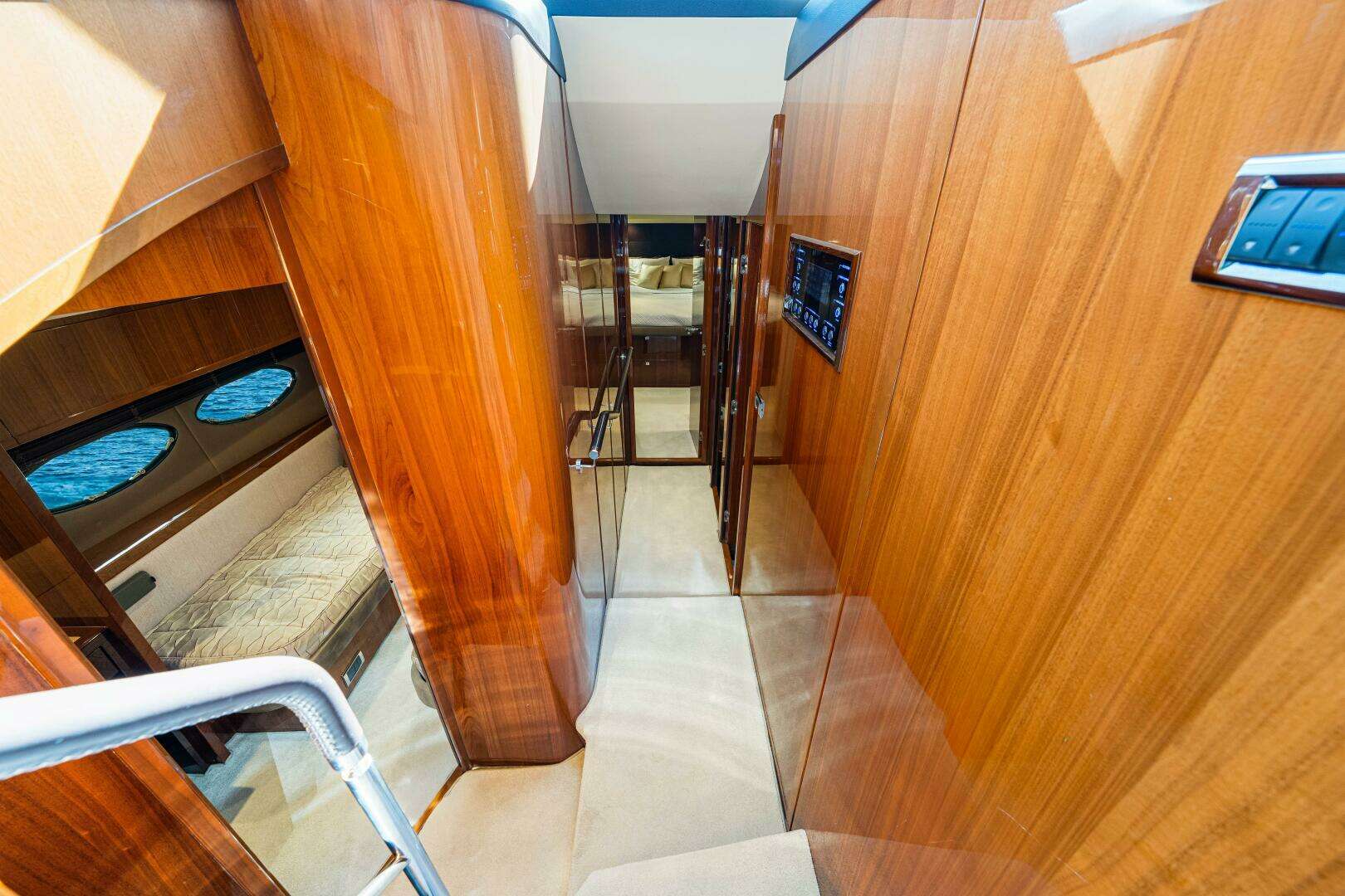 2014 Princess Y72 - Image 134