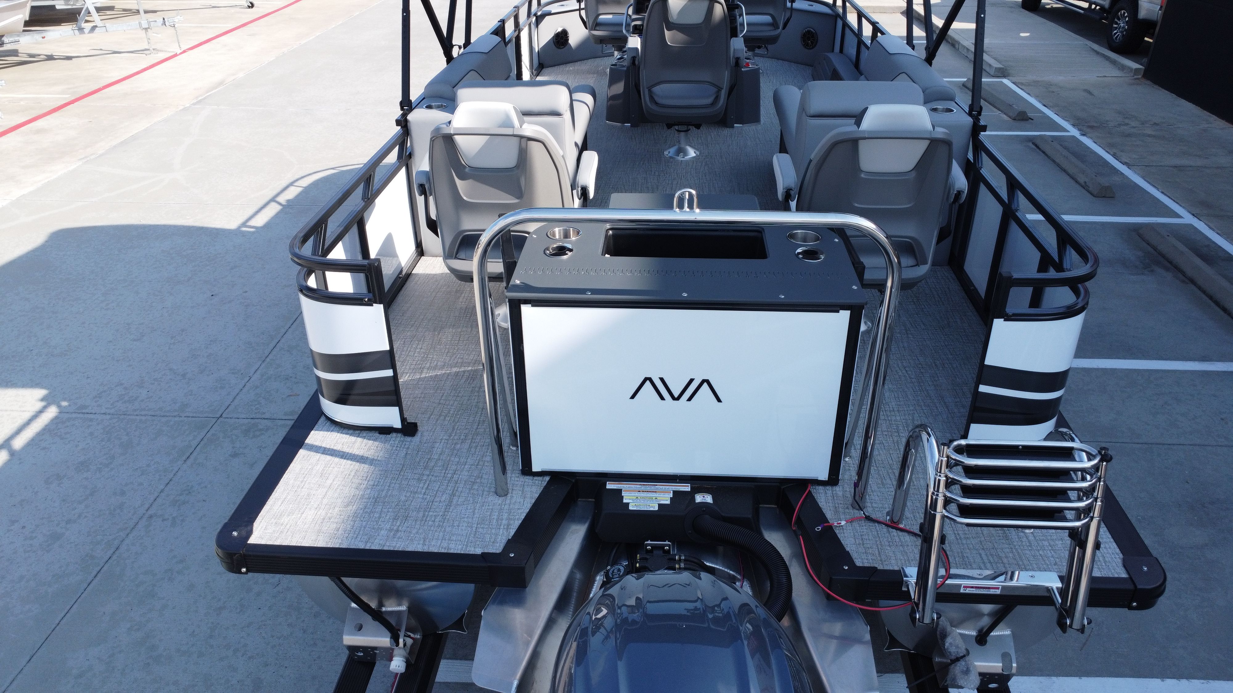 2025 Avalon Venture 85 Center Console Fish - 23' - 24