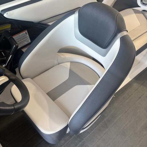 2015 Yamaha Boats 212X - 9