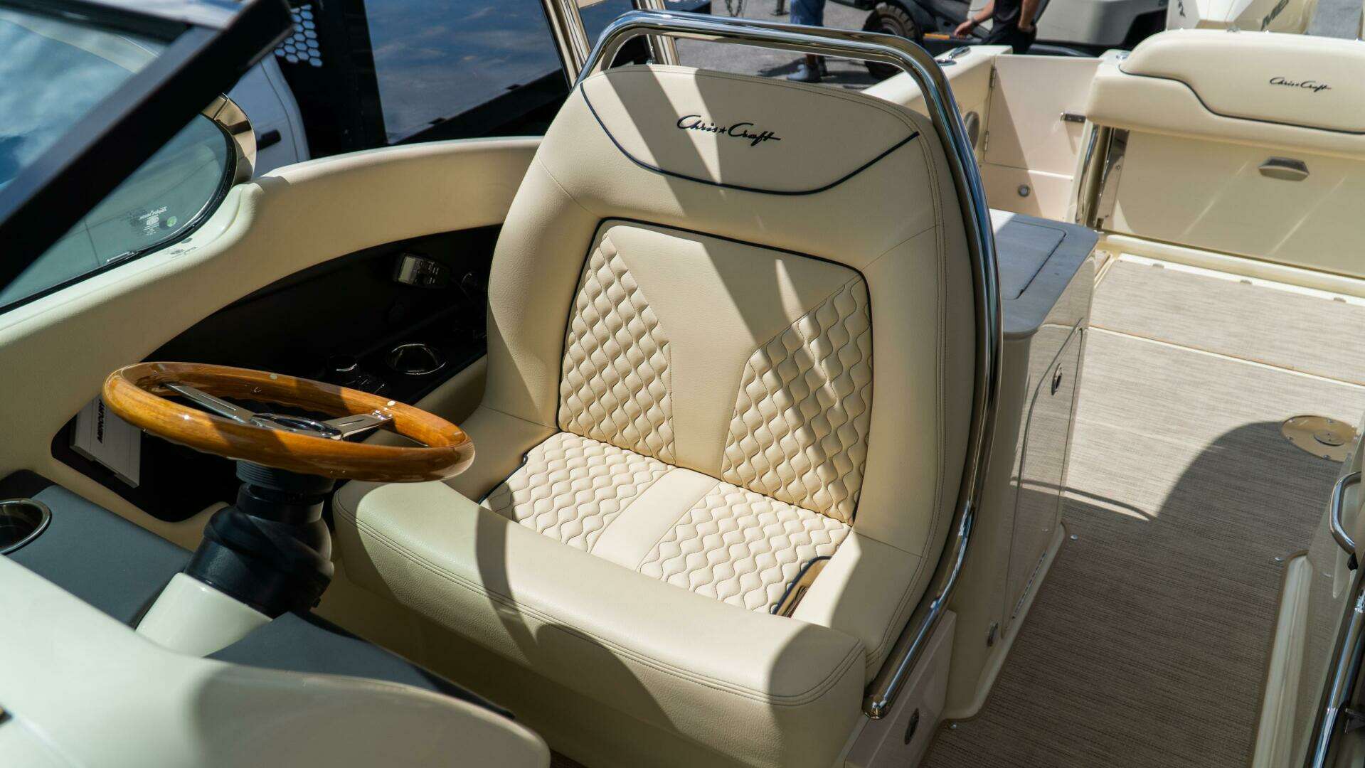2025 Chris-Craft Calypso - Image 34