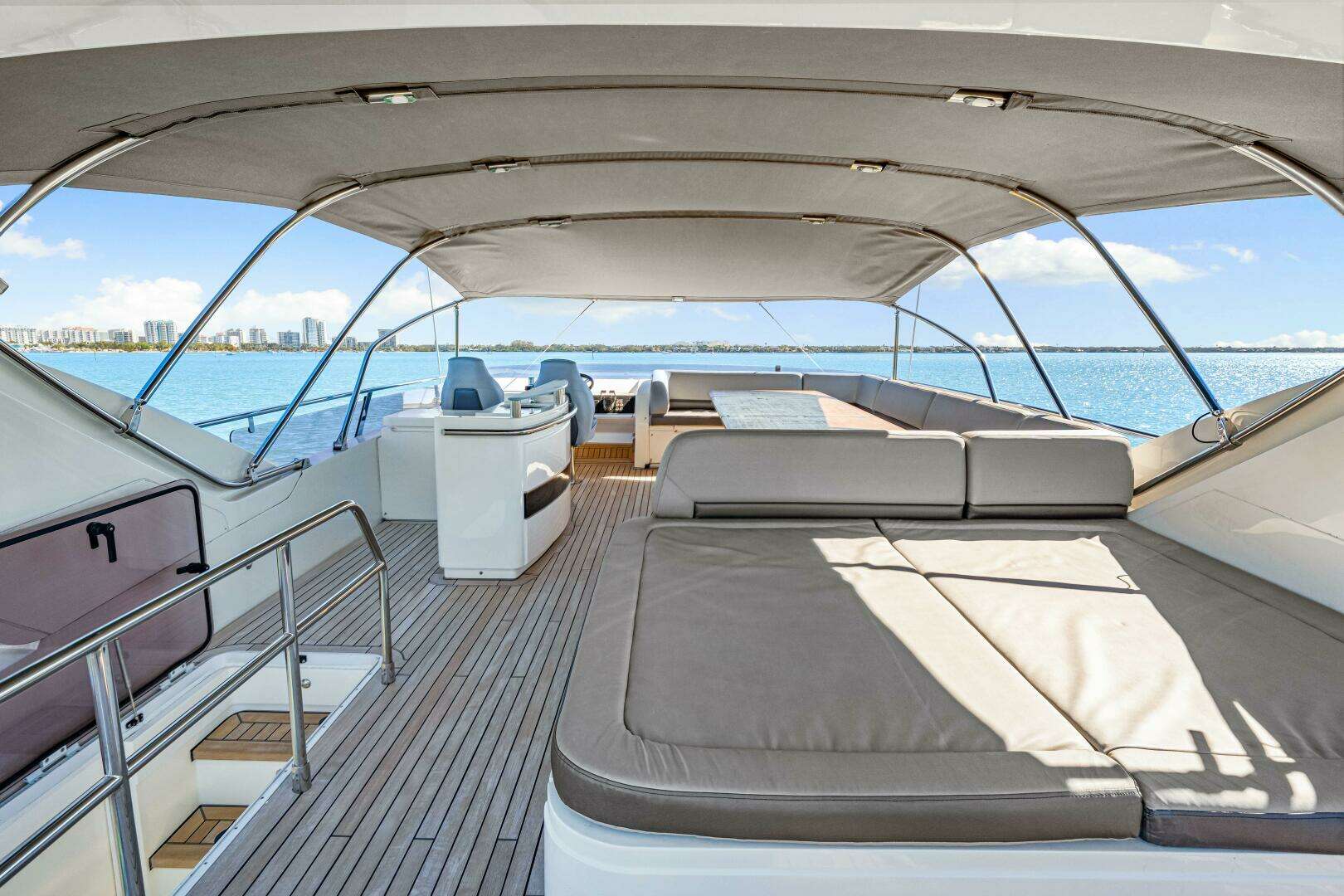 2014 Princess Y72 - Image 97