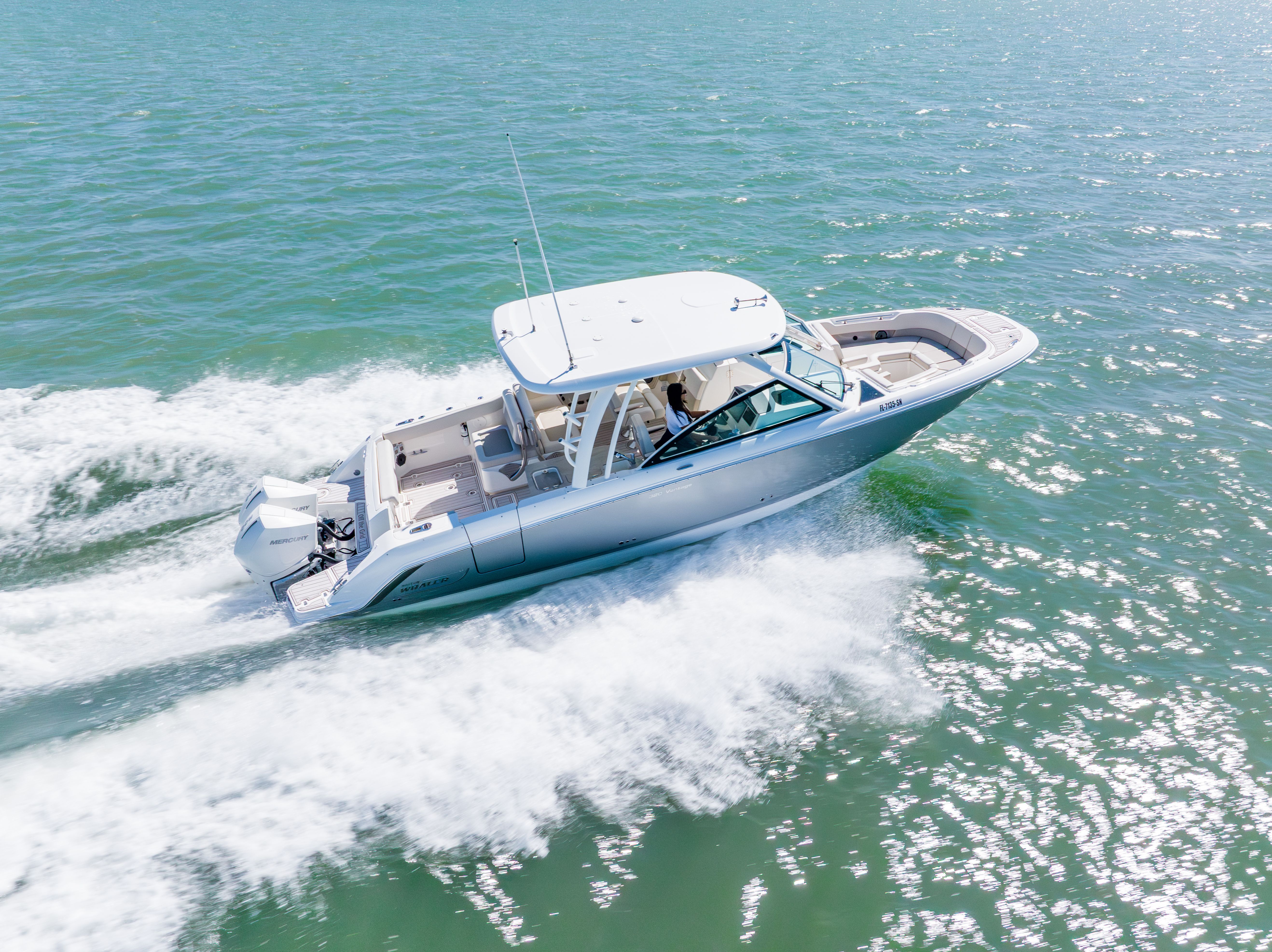 2020 Boston Whaler 320 Vantage