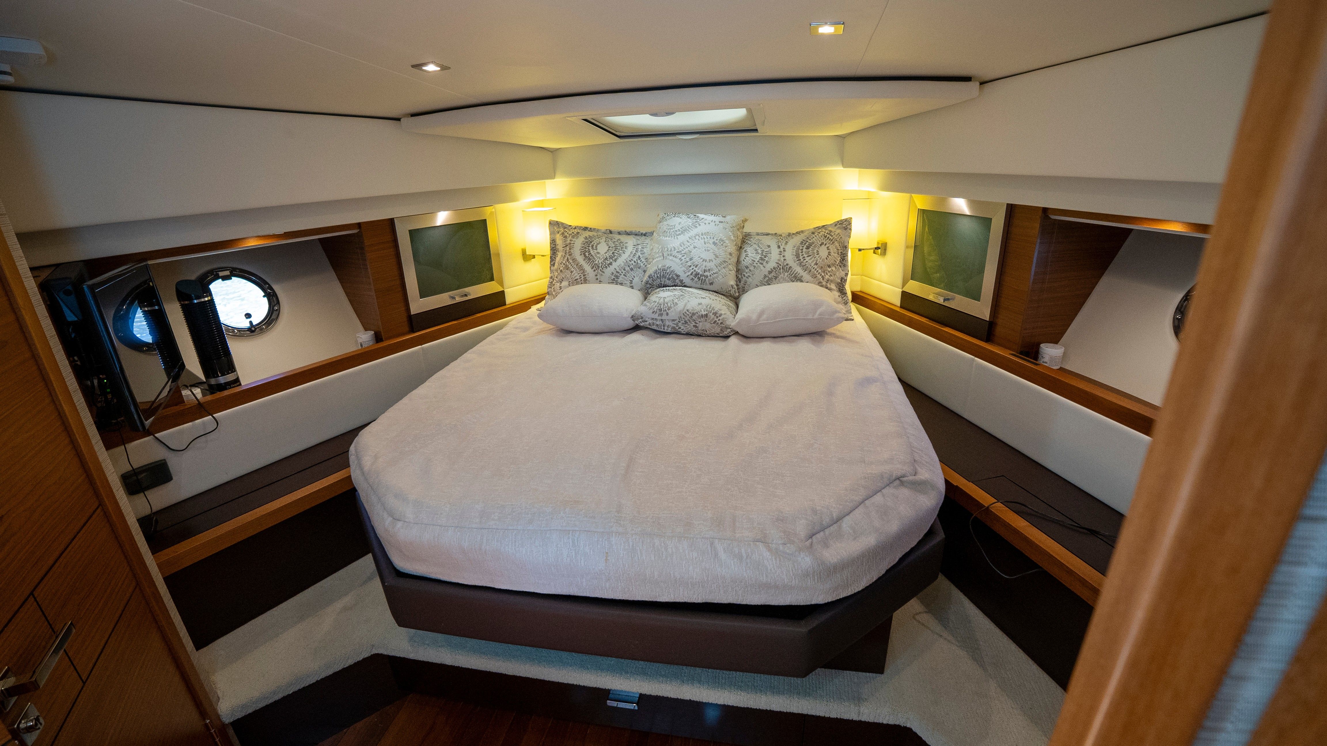 2018 Tiara Yachts 44 Coupe - 2