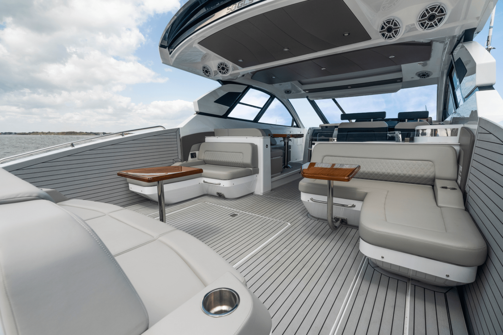 2026 Cruisers Yachts 50GLS OB - Image 64