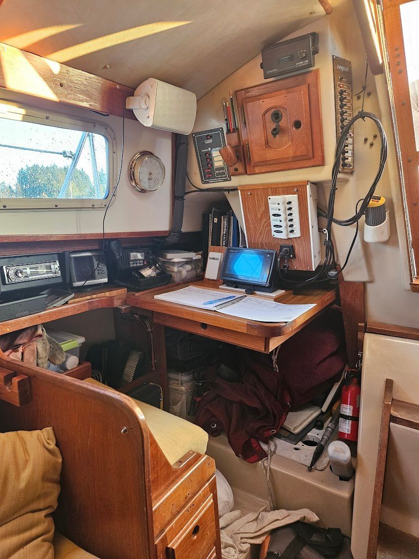 1983 Capital Newport 30 - 4