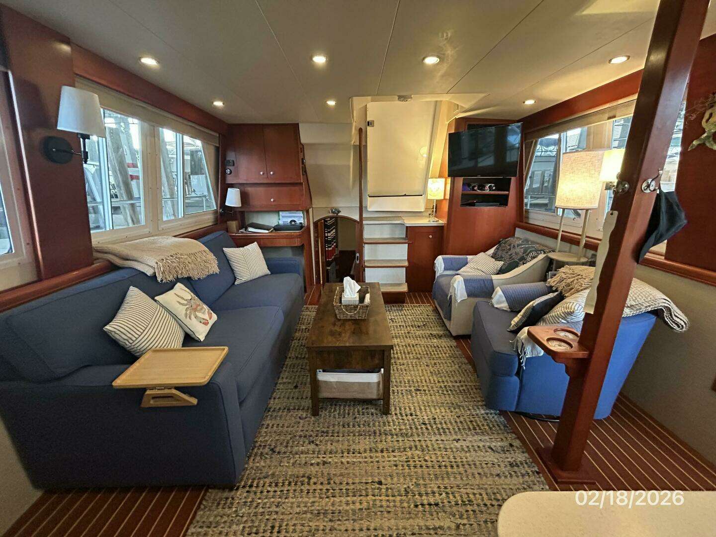 2004 Mainship 430 - Image 42