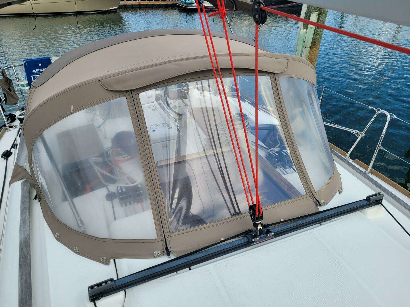 2014 Jeanneau 379 - Image 13