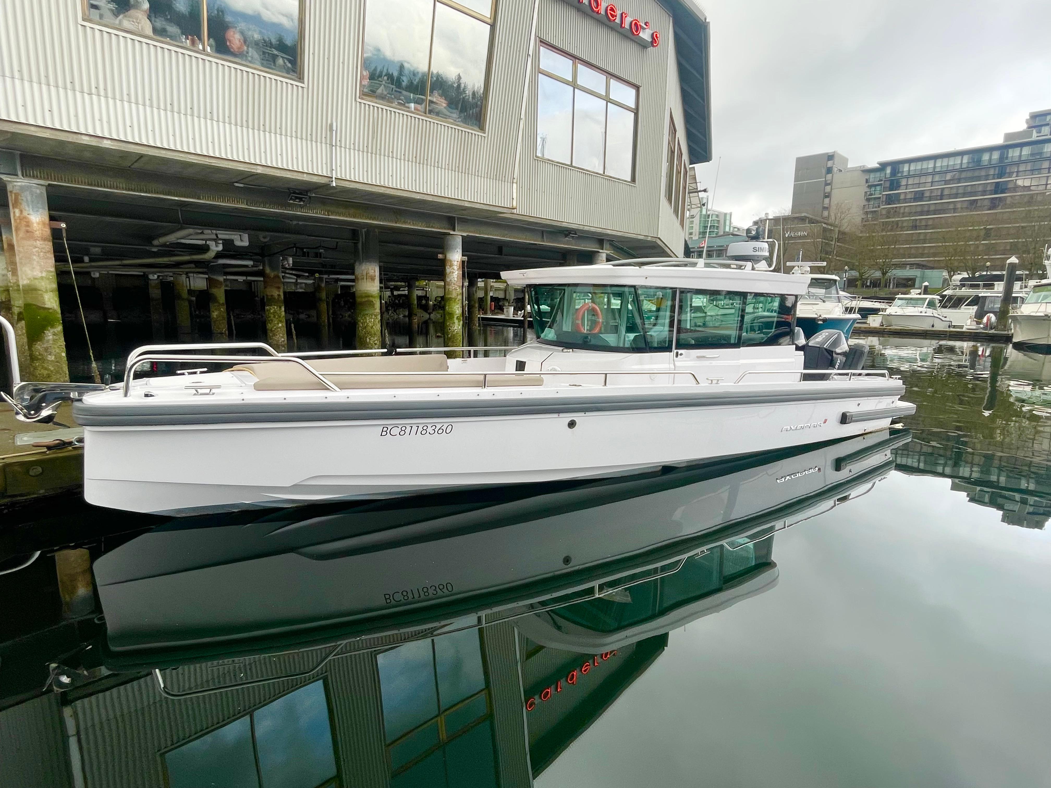 2022 Axopar 28 Cabin