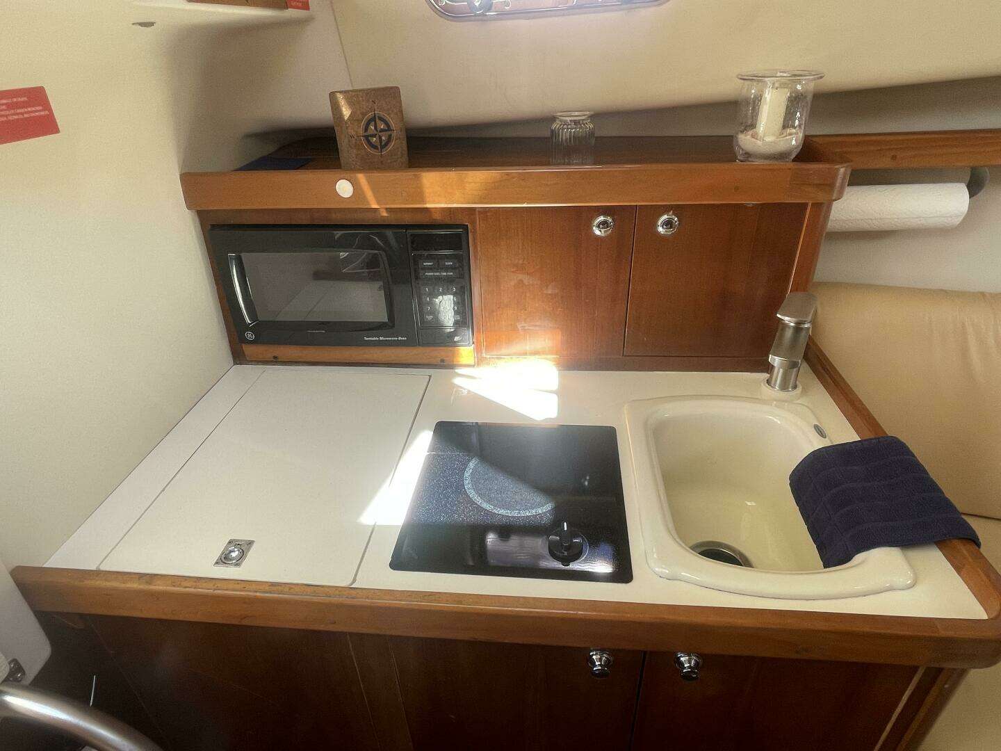 2005 Mainship 30 Pilot II - Image 30