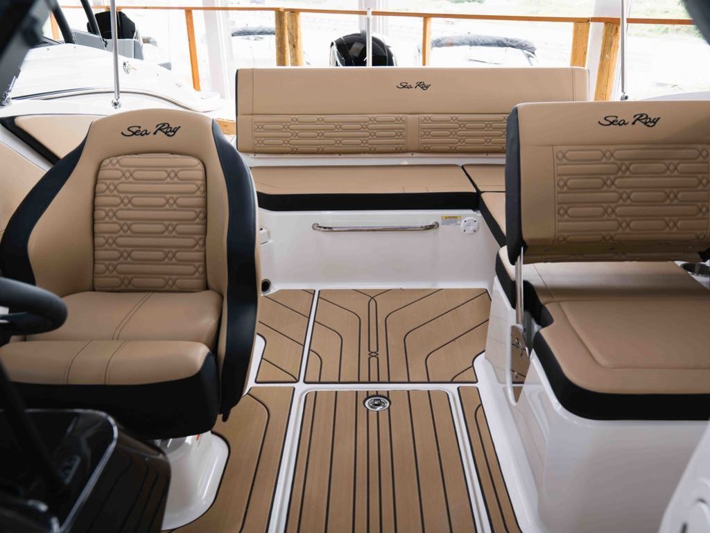 2026 Sea Ray SPX 210 Outboard - 14