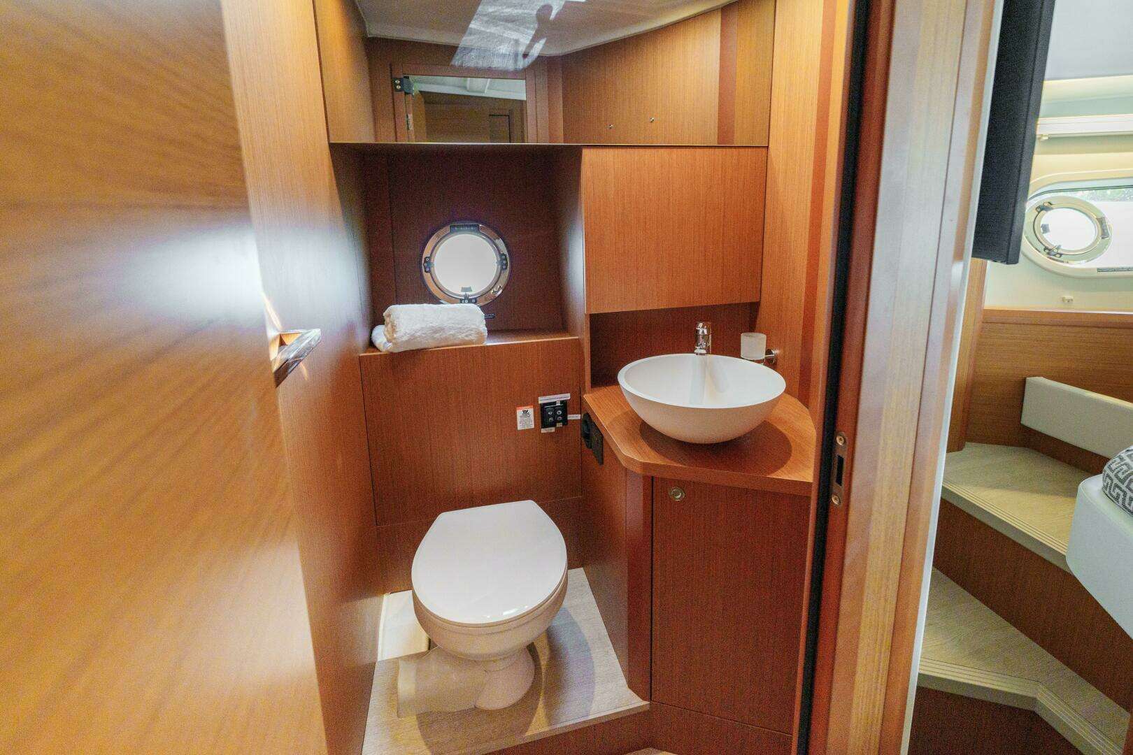 2025 Beneteau — - Image 19