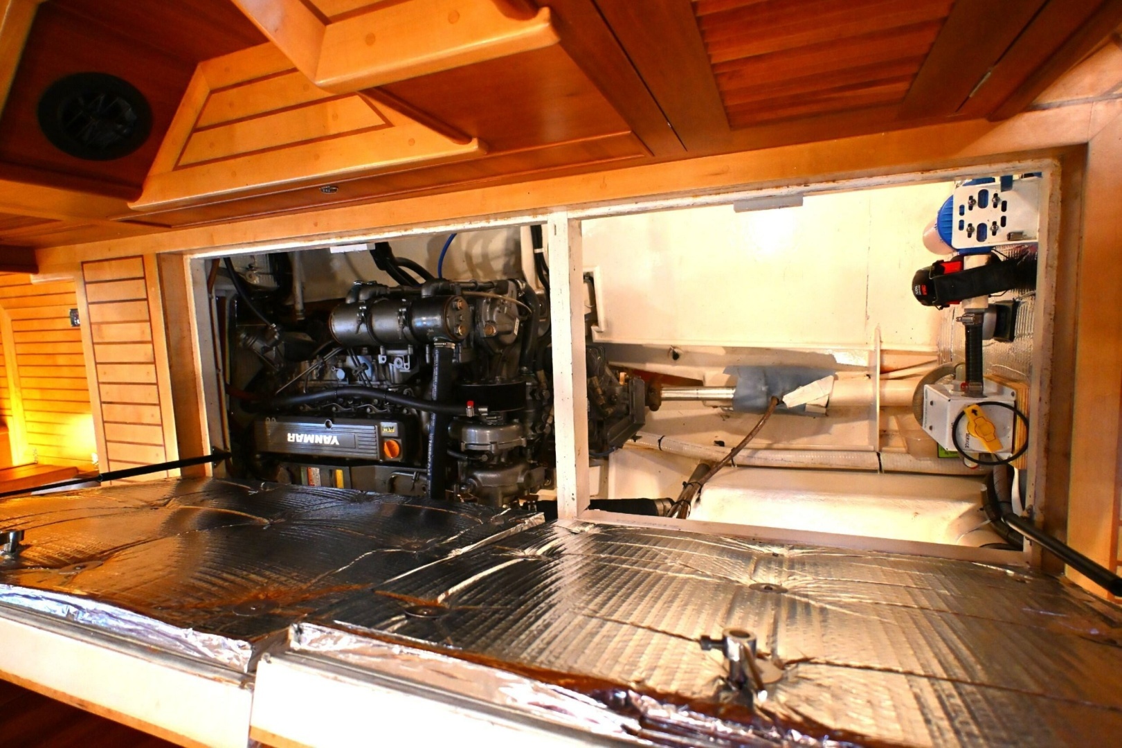 2006 Waterline 50 - Image 77