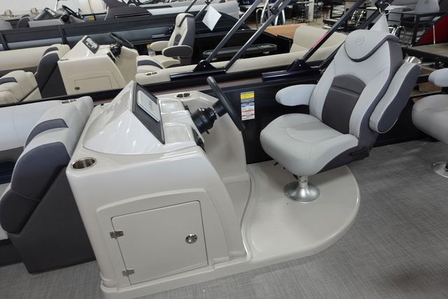 2023 Flagship Pontoons Discover Rear Fish D22 RF - 8