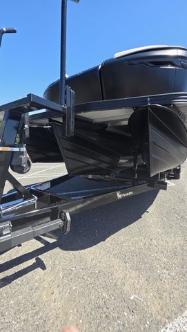 2025 Manitou 26' Explore 6' Max Deck With Dual 150hp Motors - 88