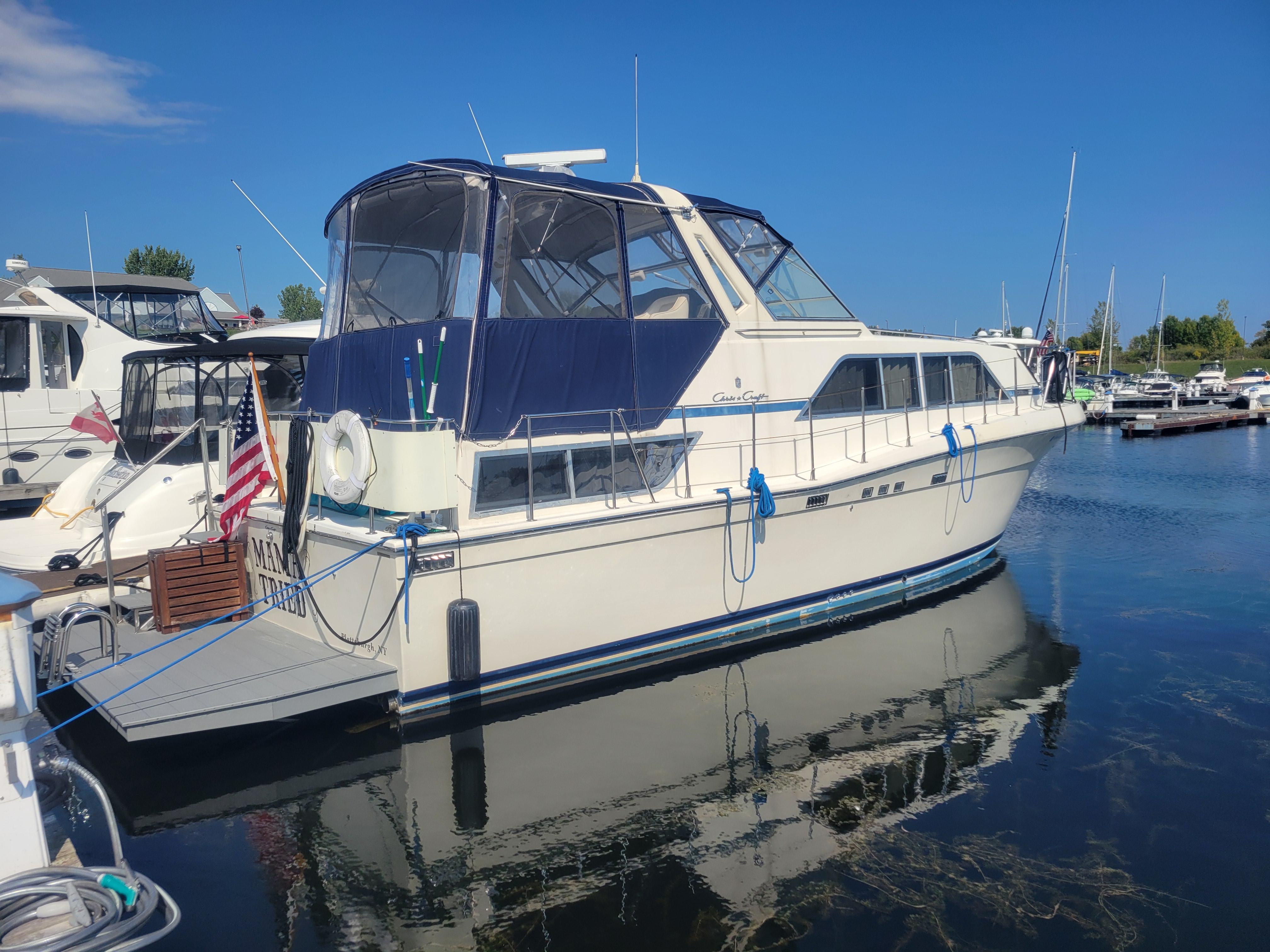 1986 Chris-Craft 381 Catalina