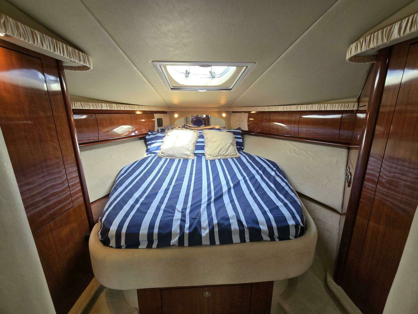 2004 Sea Ray 455 - Image 16