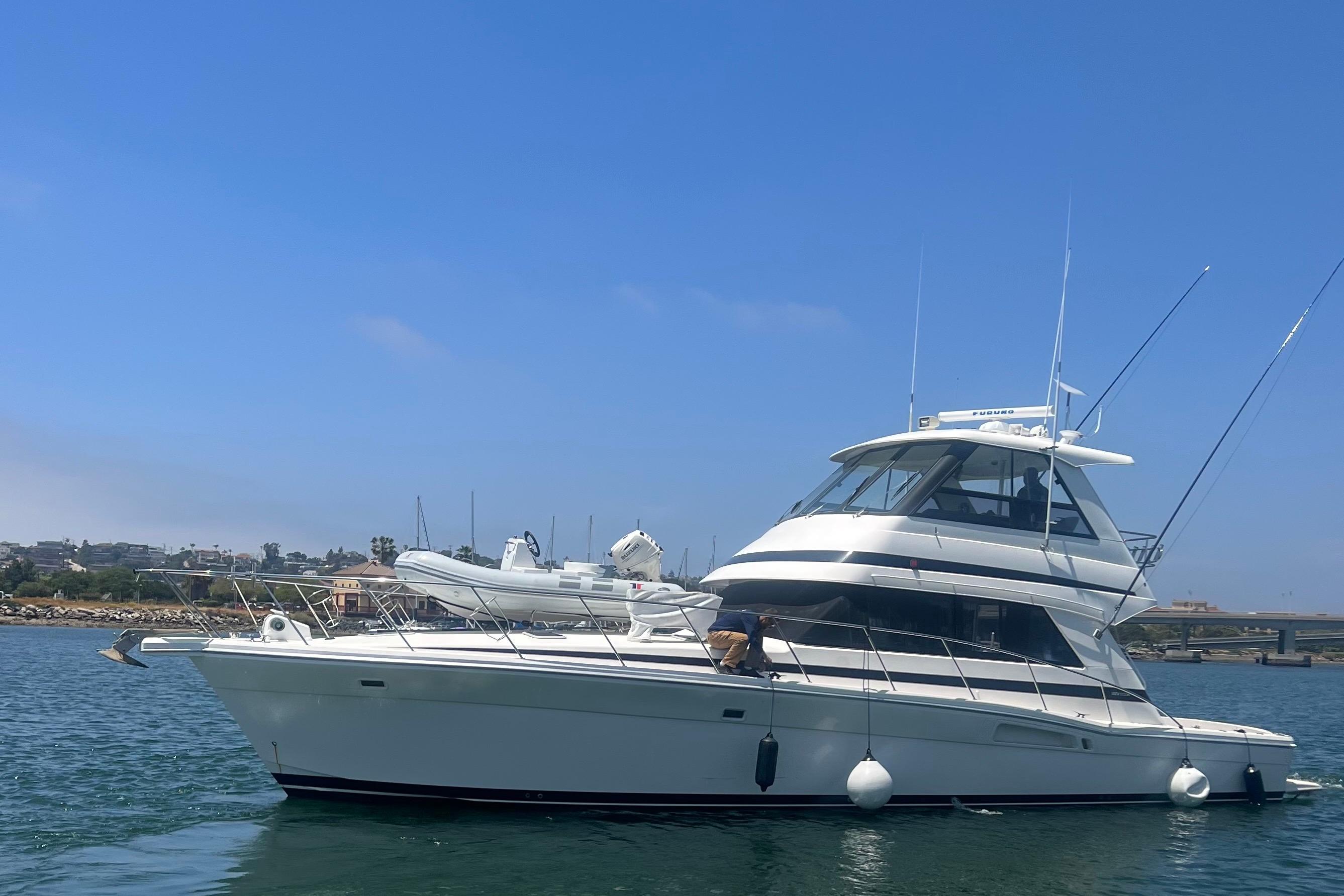 2000 Riviera 47 Enclosed Flybridge