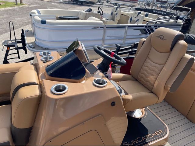 2026 SunCatcher Fusion 324SS - 9