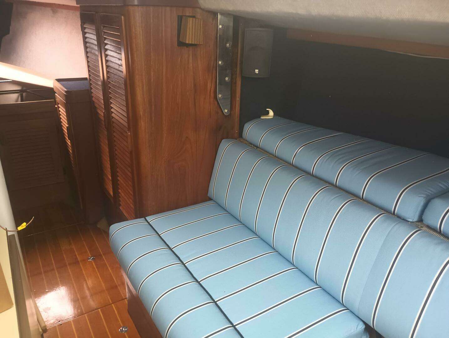 1984 S2 — - Image 7