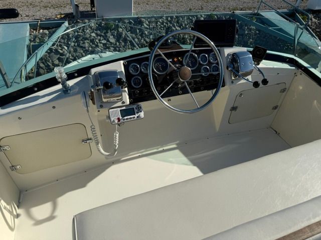 1973 Bertram 28 Flybridge - 3
