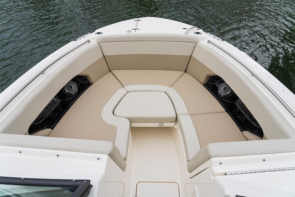 2023-Boston-Whaler-240-Vantage-MarineMax