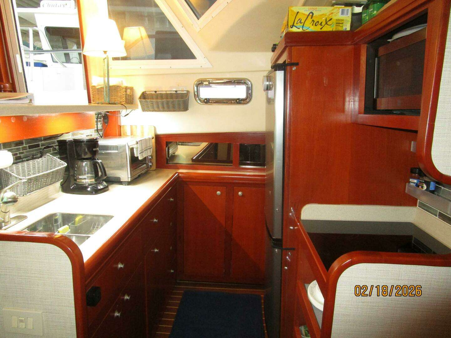 2004 Mainship 430 - Image 53