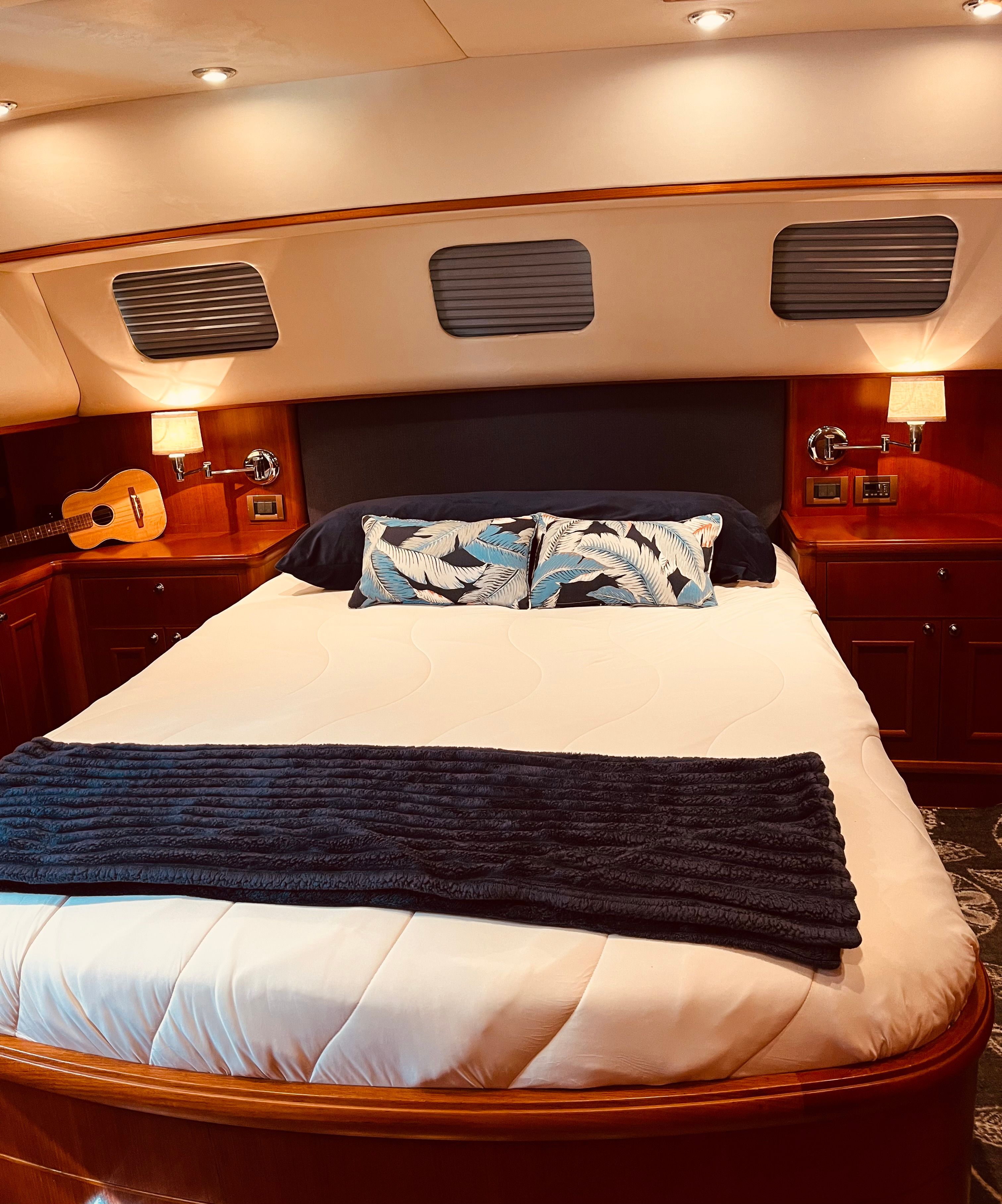 2007 Grand Banks 47 Heritage CL - 50