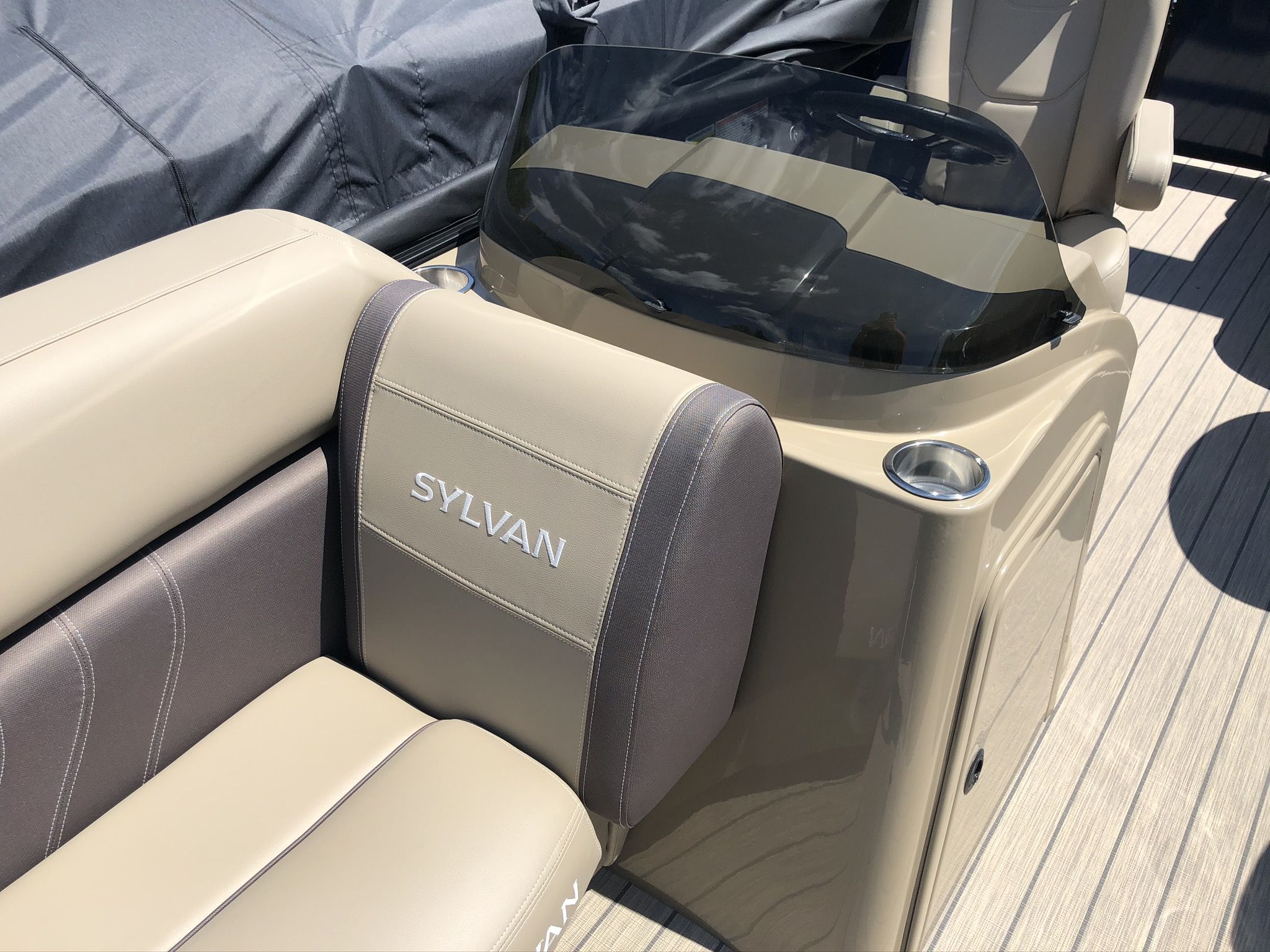 2026 Sylvan Mirage 8520 Cruise - 5
