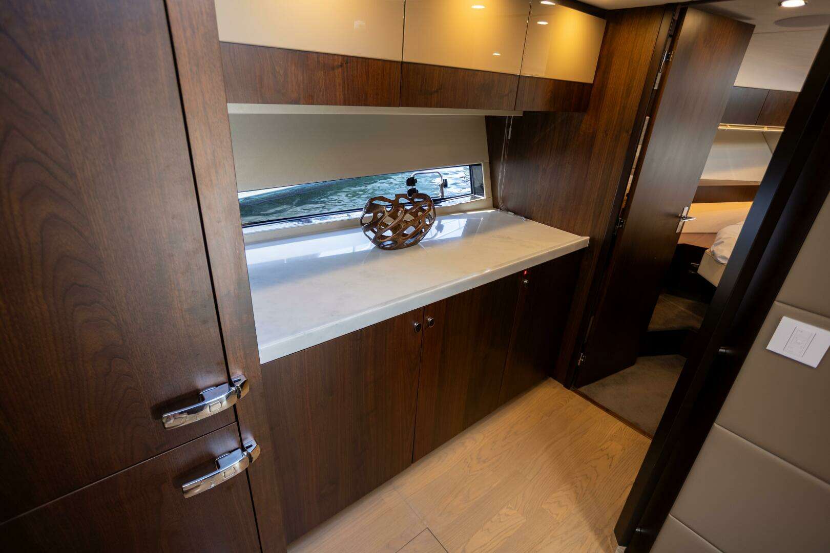 2025 Fairline Squadron 50 - Image 19