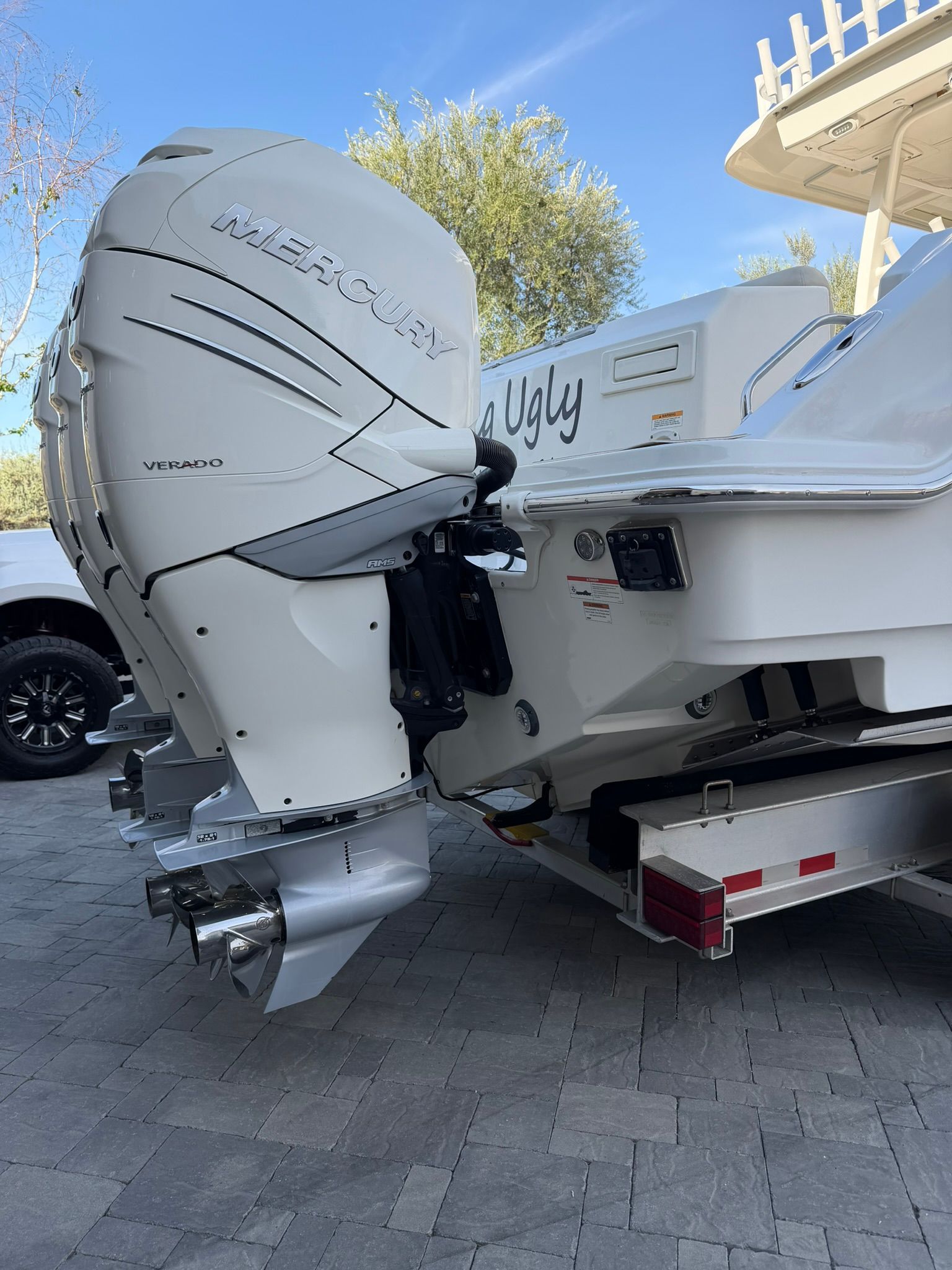 2018 Boston Whaler 380 Outrage - 19