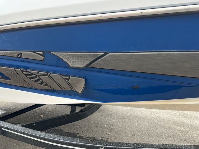 2025 Scarab 165 SE - 10