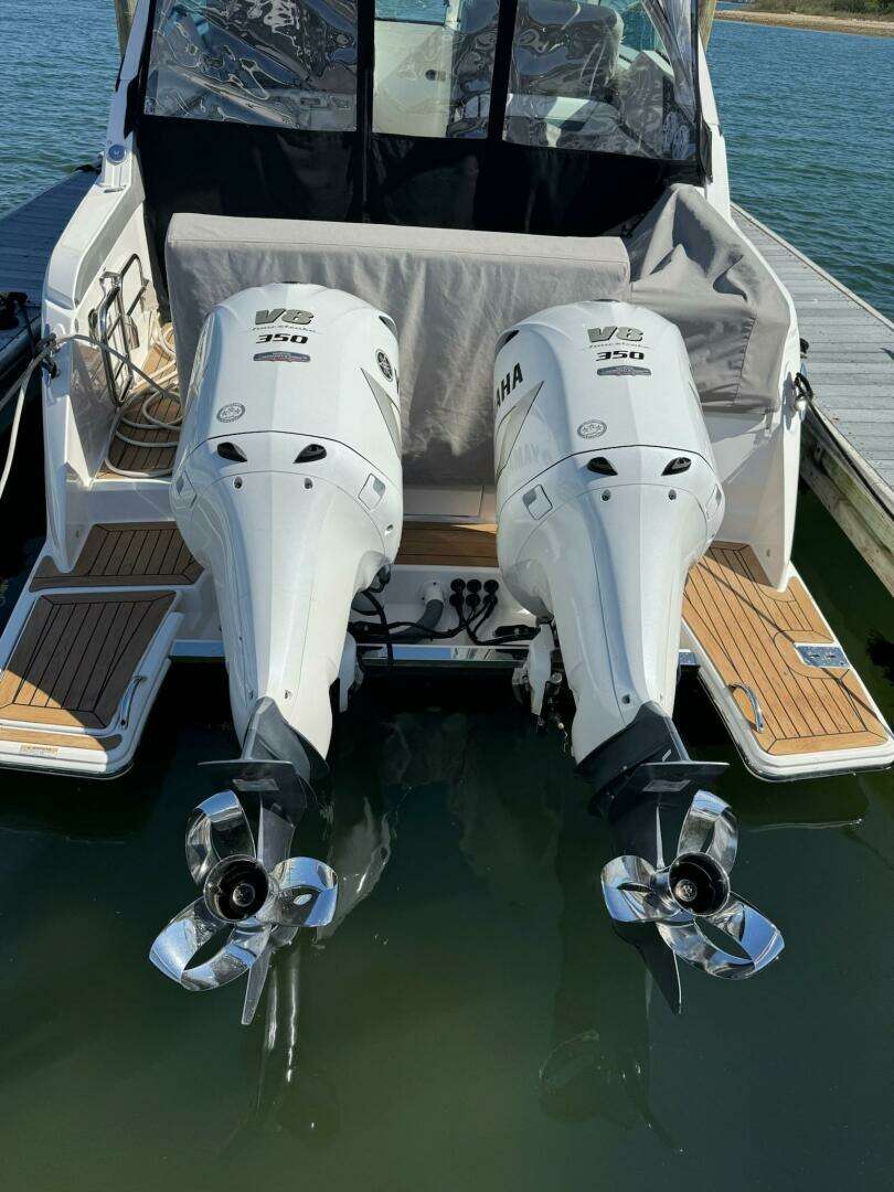 2019 Tiara Yachts 34LX - Image 38