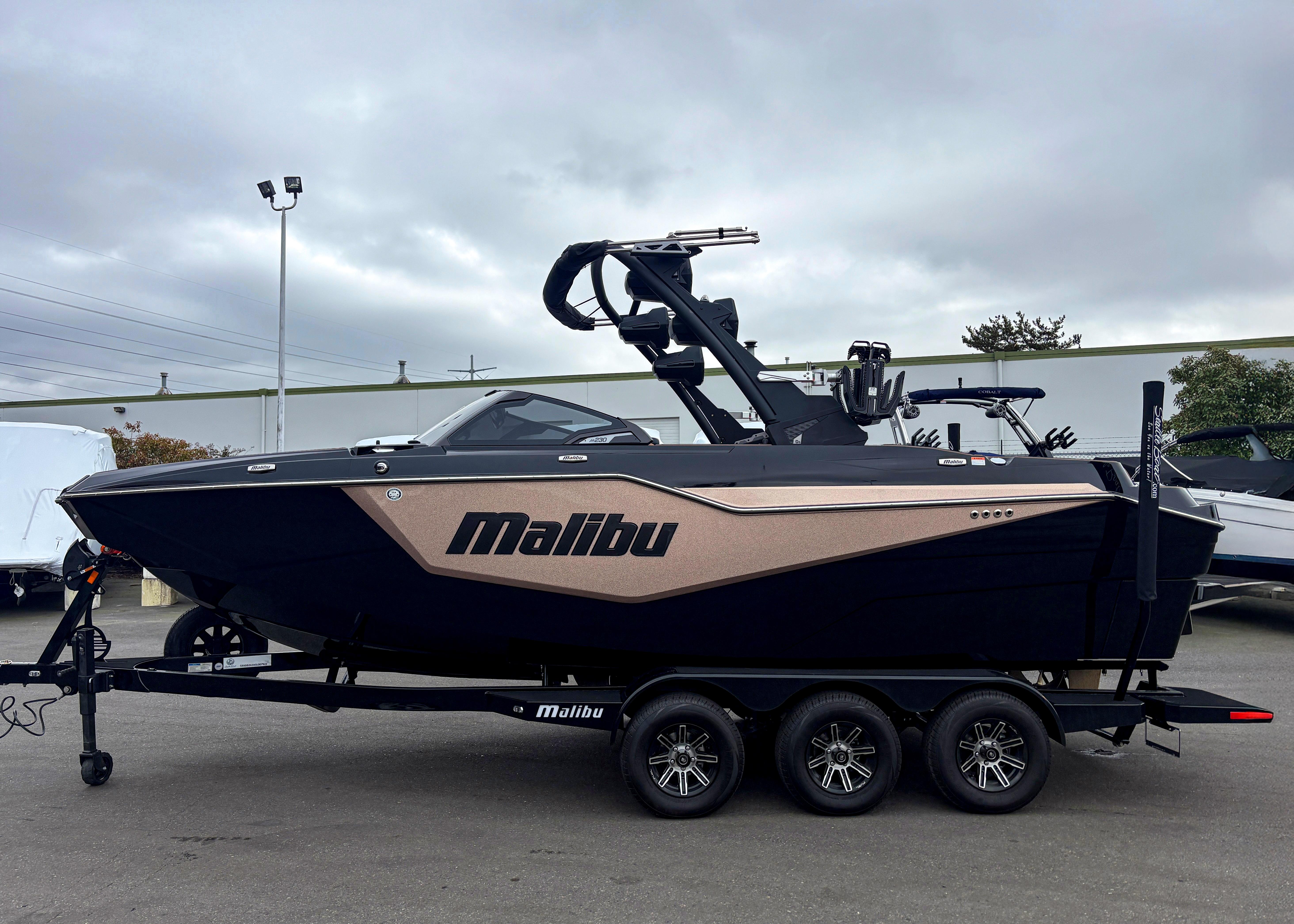 2025 Malibu M230
