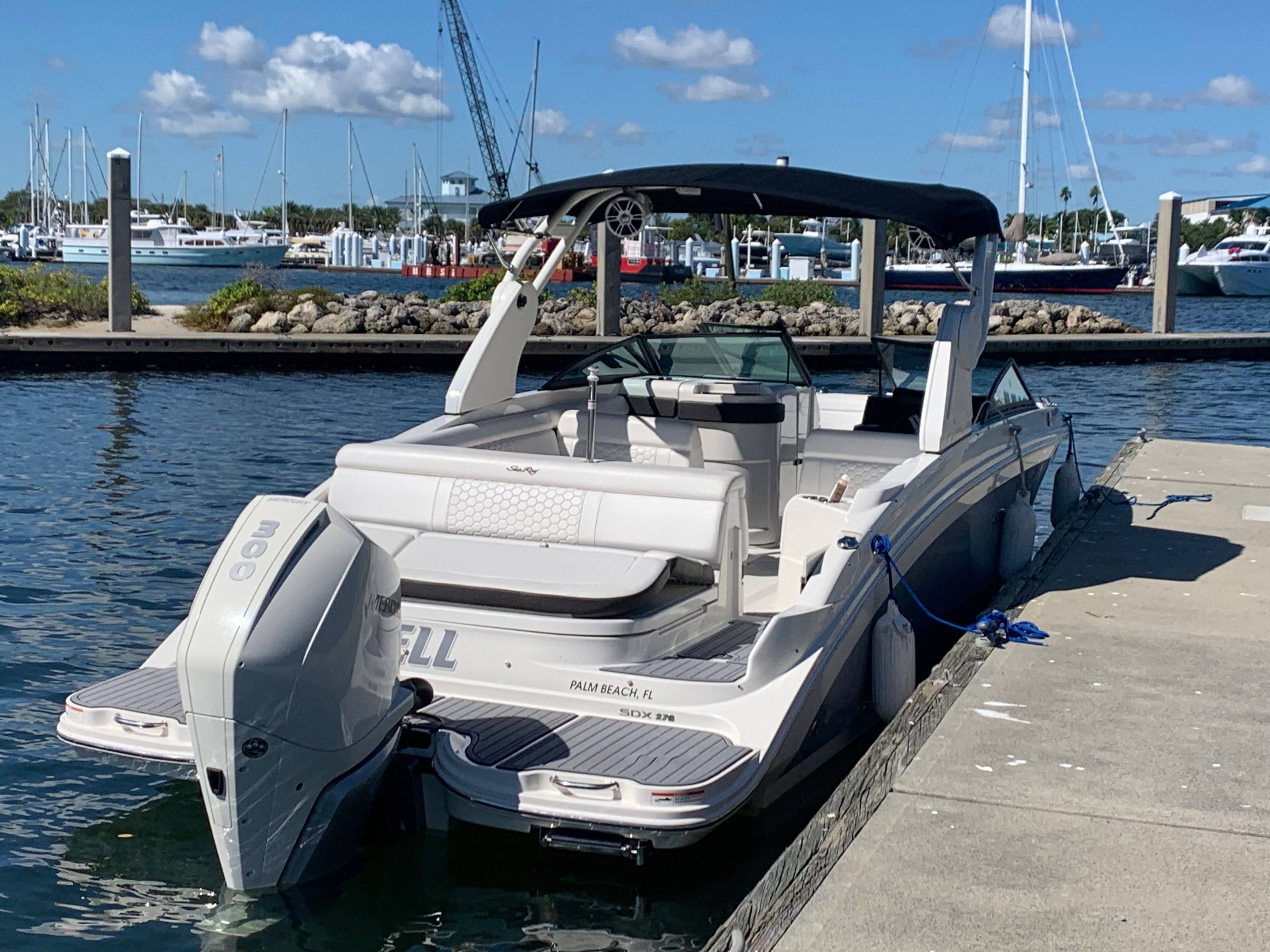 2019 Sea Ray SDX 270 Outboard - 2