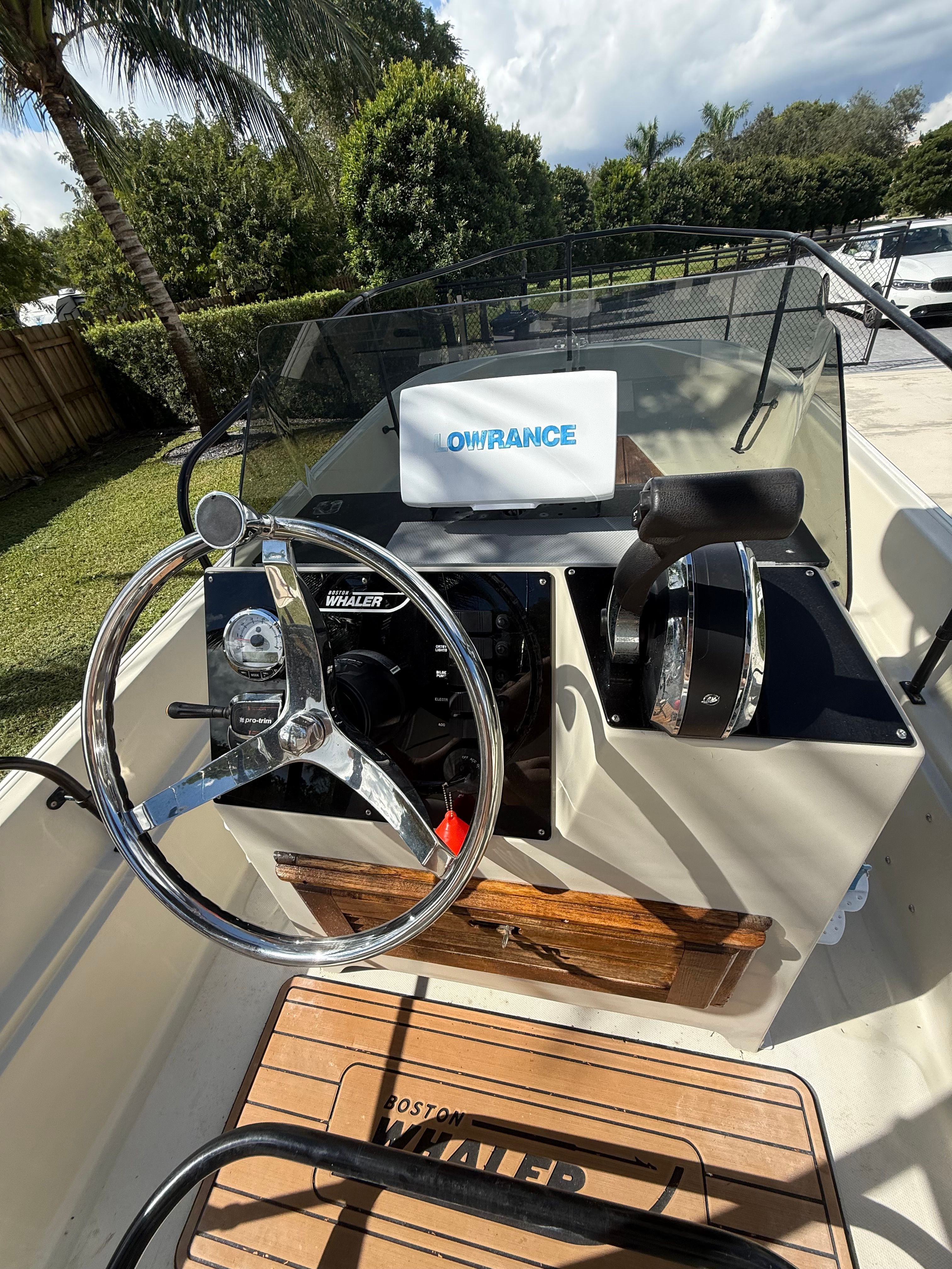 1987 Boston Whaler Mountauk-17 - 7