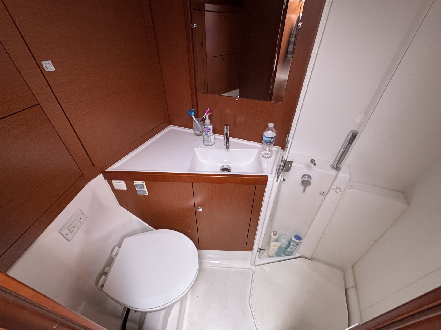2017 Beneteau Oceanis 45 - Image 68
