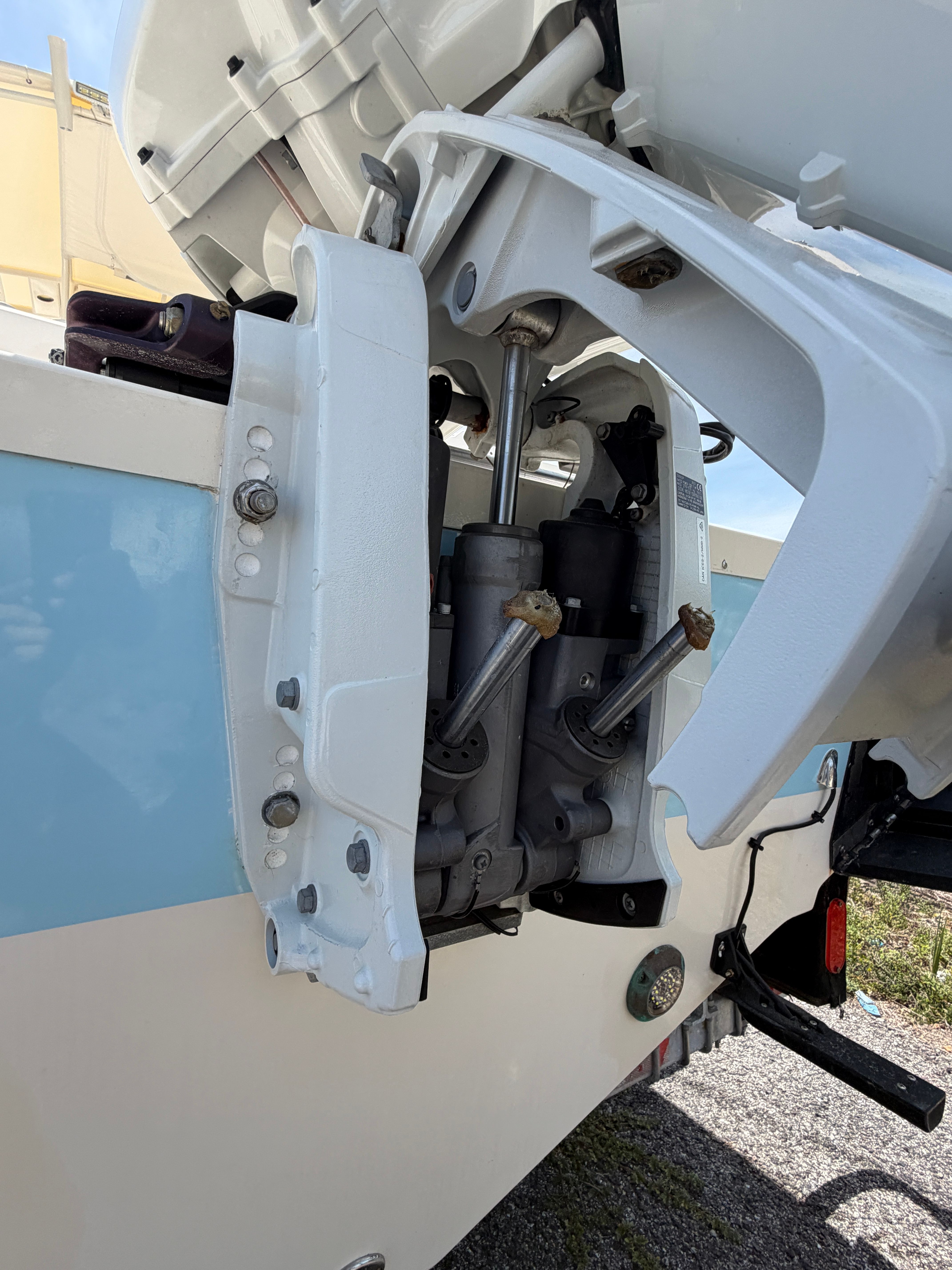 Close-up of a 2004 McKee Craft 24 FREEDOM boat motor.