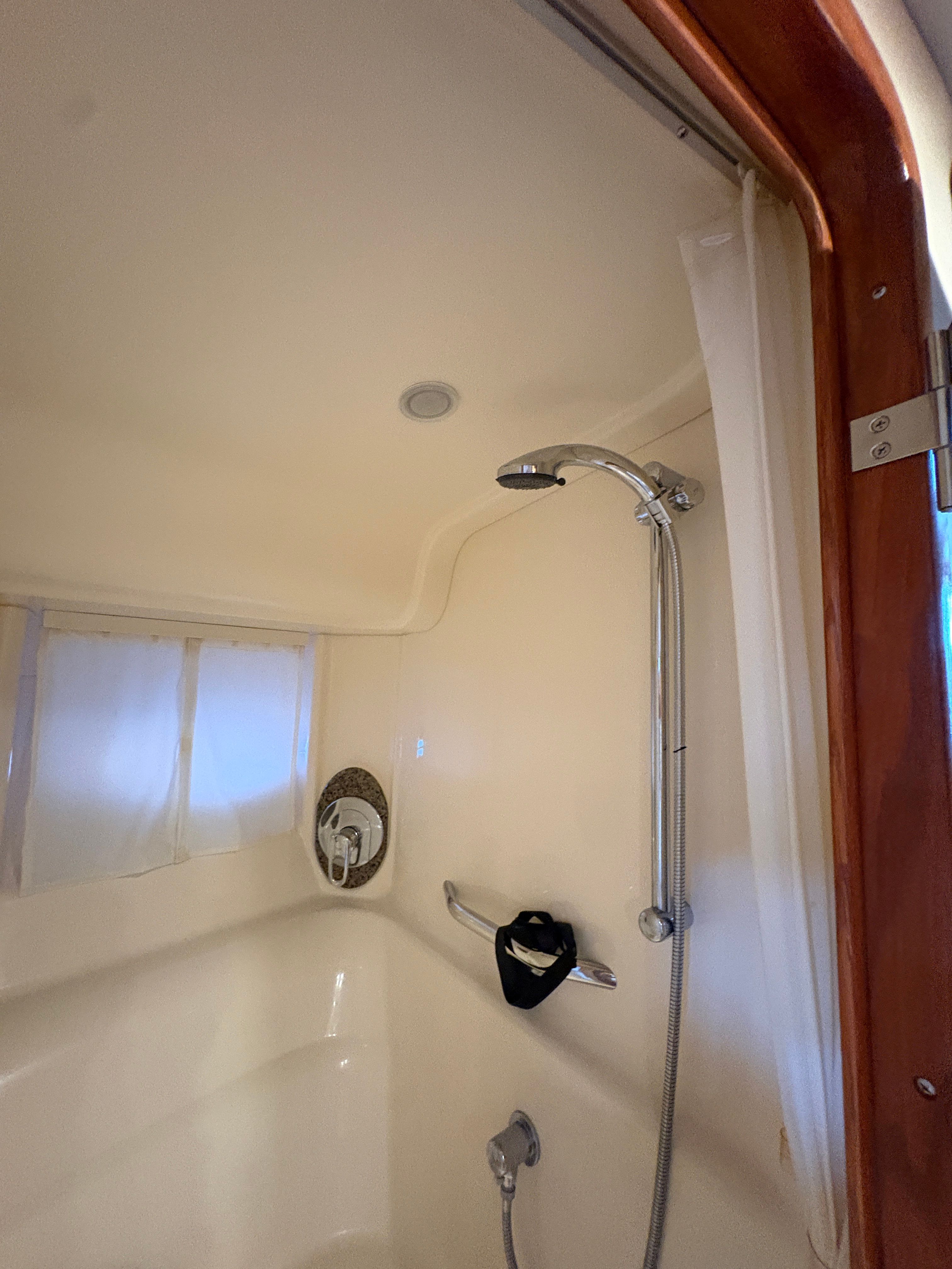 2005 Sea Ray 420 Sundancer - 56